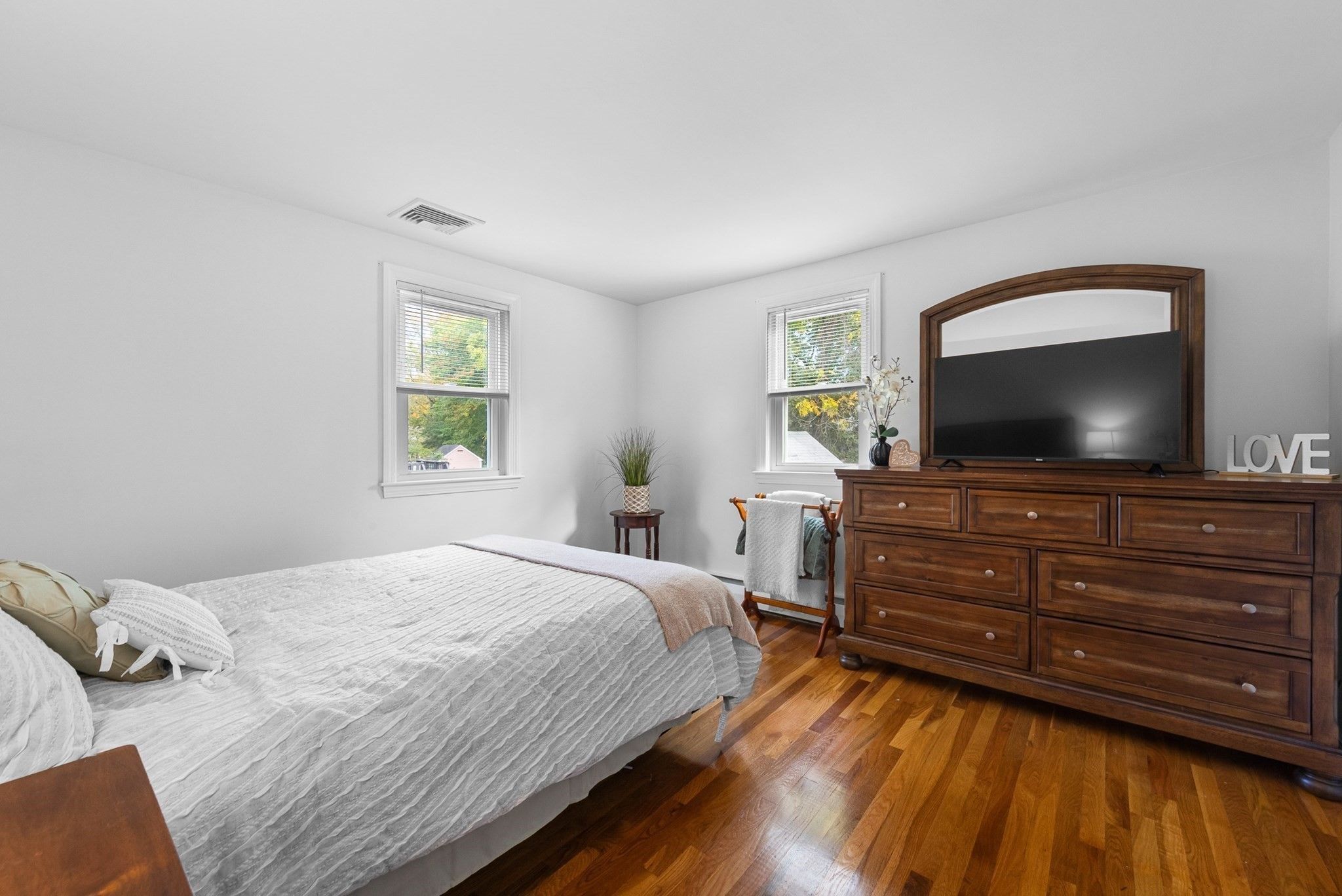  15 Carson, Woburn, MA, 01801 - 物件實景