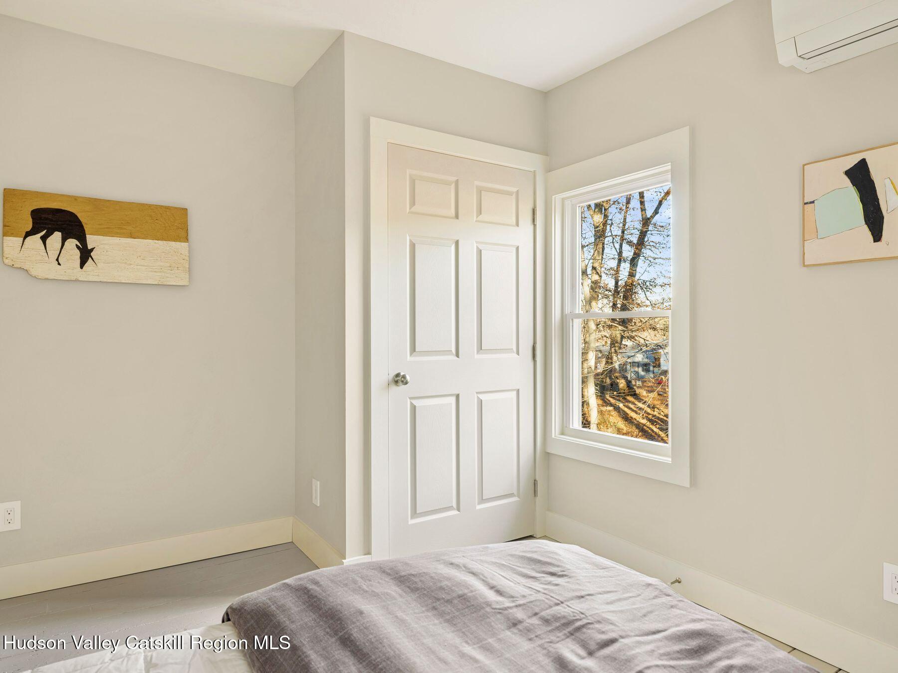 Rosendale, New York, 12472, United States, 3 Bedrooms Bedrooms, ,3 BathroomsBathrooms,Residential,For Sale,1998107