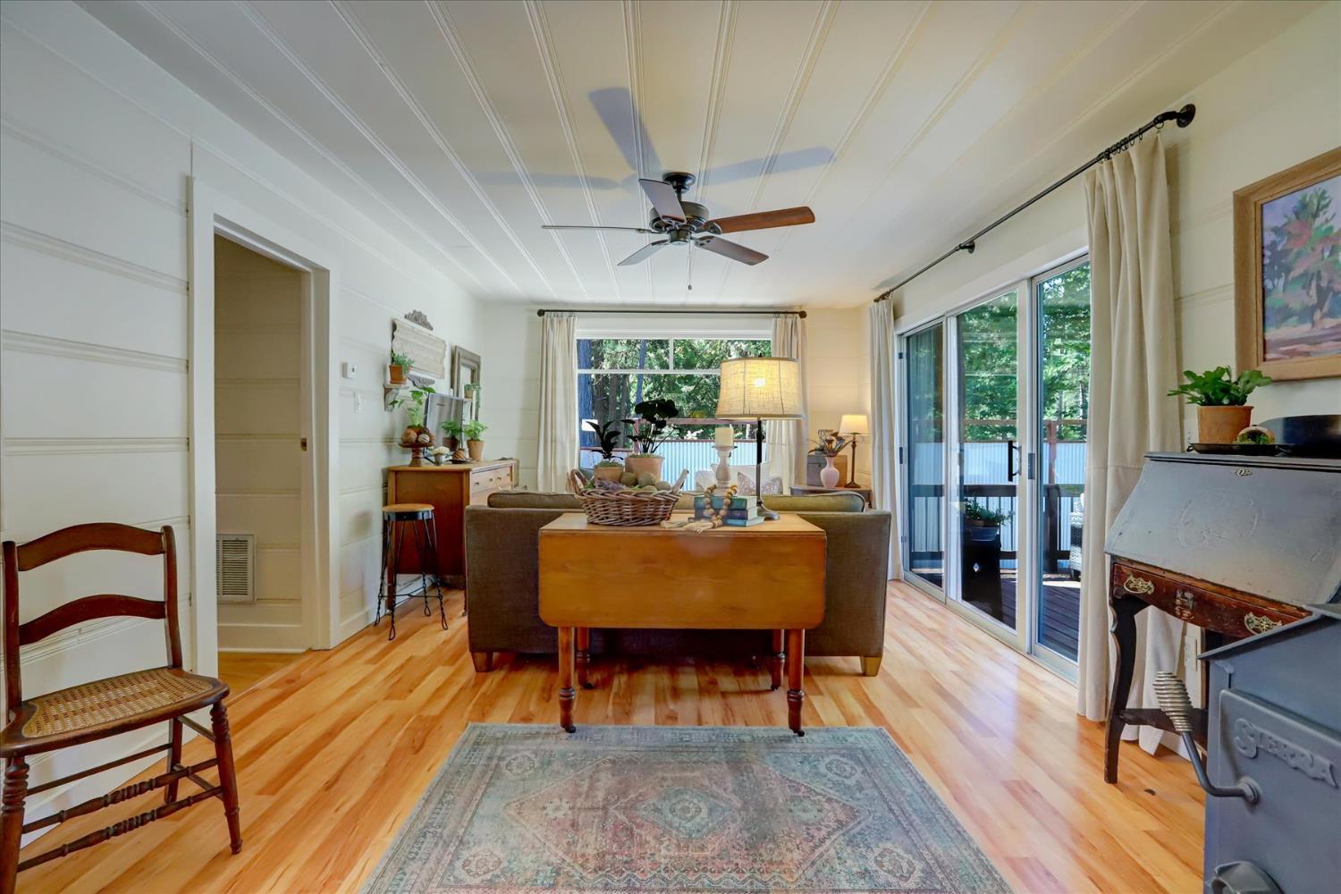 Nevada City, California, 95959, United States, 2 Bedrooms Bedrooms, ,1 BathroomBathrooms,Residential,For Sale,1982930