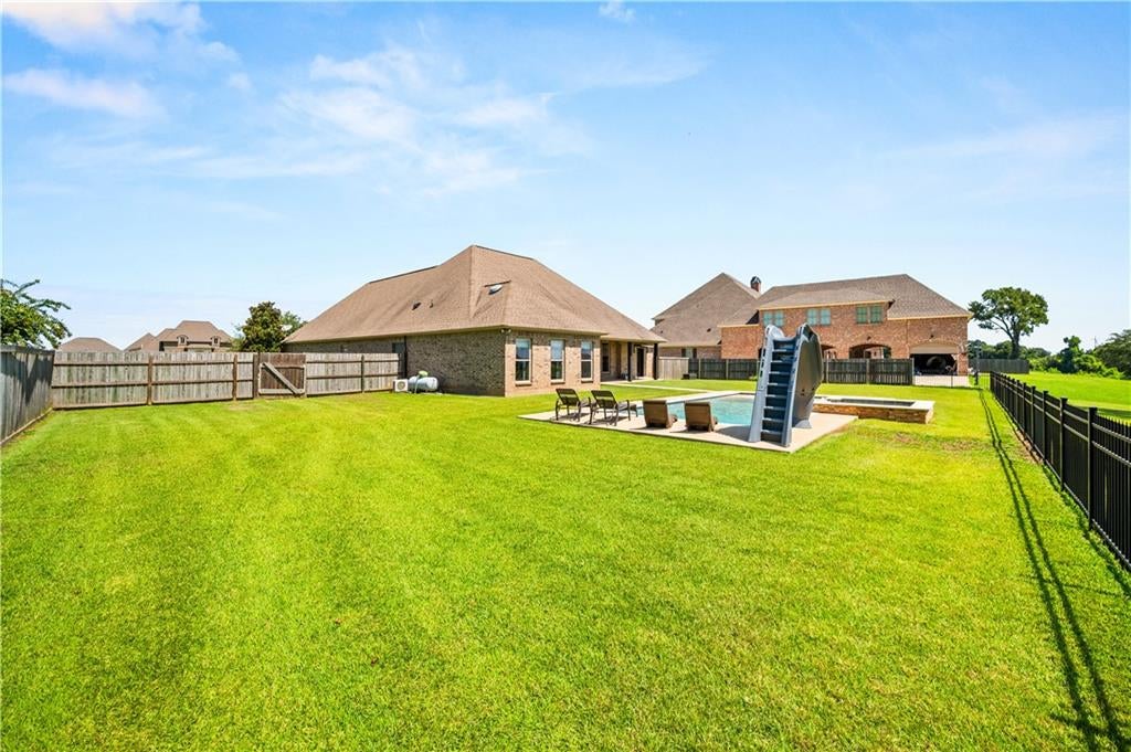 Natchitoches, Louisiana, 71457, United States, 4 Bedrooms Bedrooms, ,3 BathroomsBathrooms,Residential,For Sale,1974090