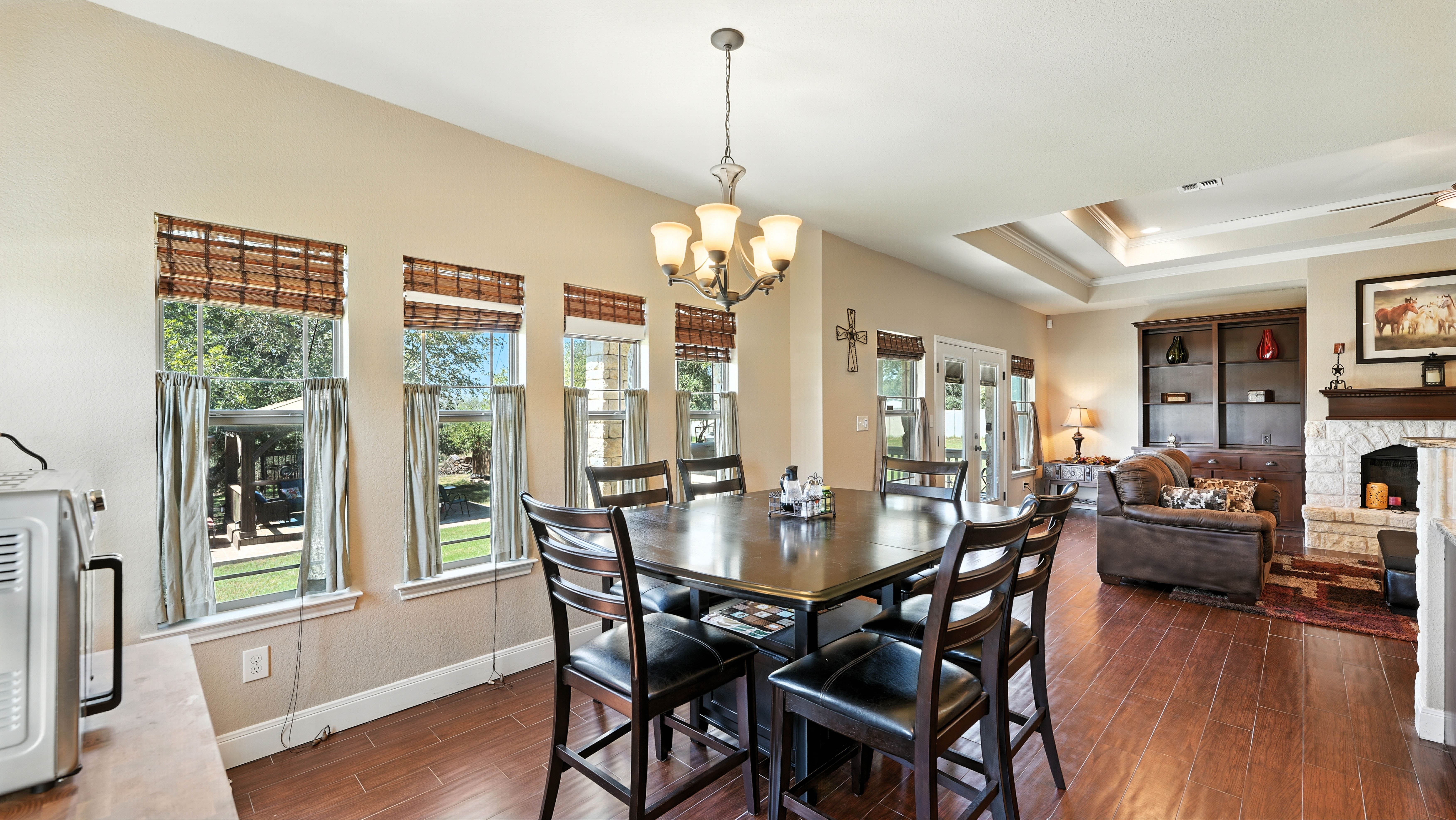 Floresville, Texas, 78114, United States, 3 Bedrooms Bedrooms, ,2 BathroomsBathrooms,Residential,For Sale,1978847