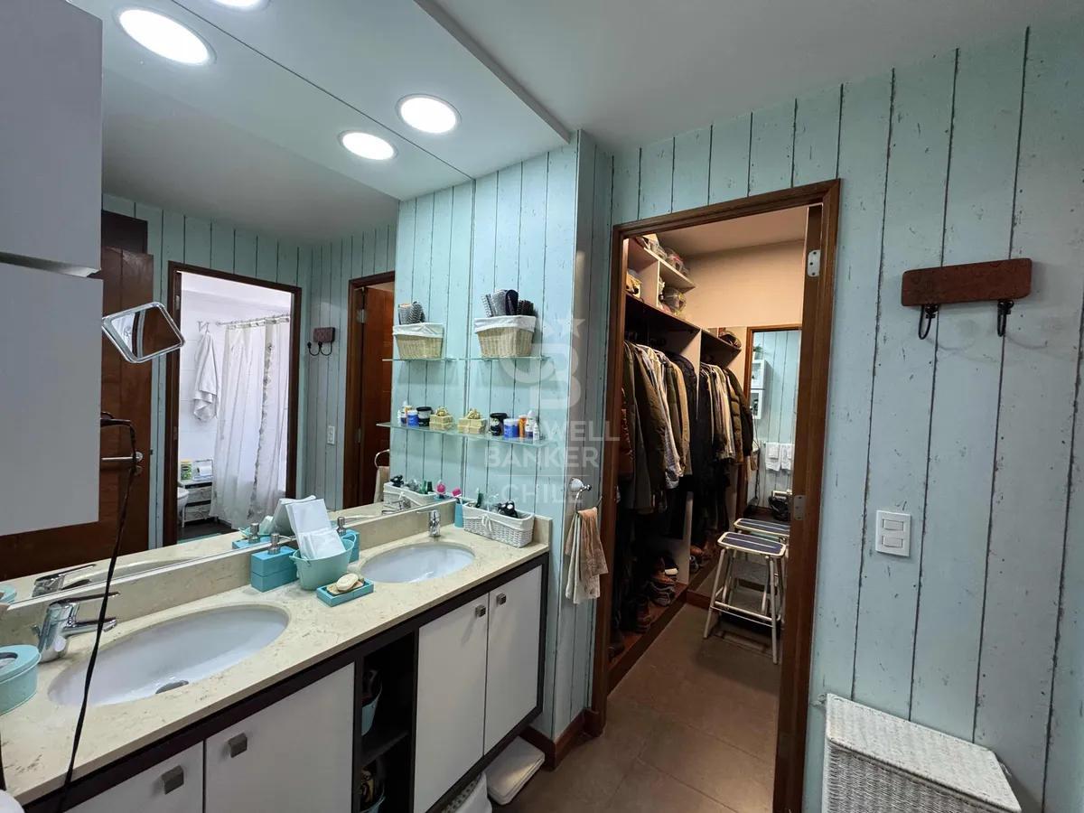 Vitacura, Chile, 3 Bedrooms Bedrooms, ,4 BathroomsBathrooms,Residential,For Sale,1827664