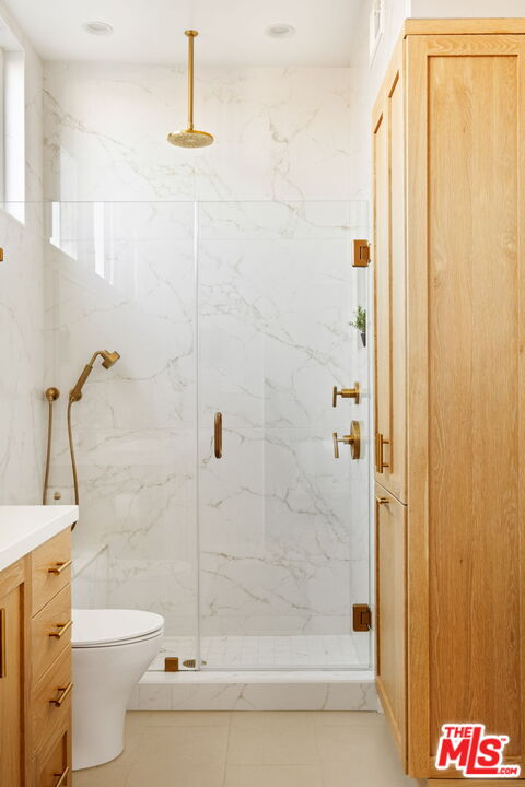 Los Angeles, California, 90034, United States, 2 Bedrooms Bedrooms, ,3 BathroomsBathrooms,Residential,For Sale,1991058