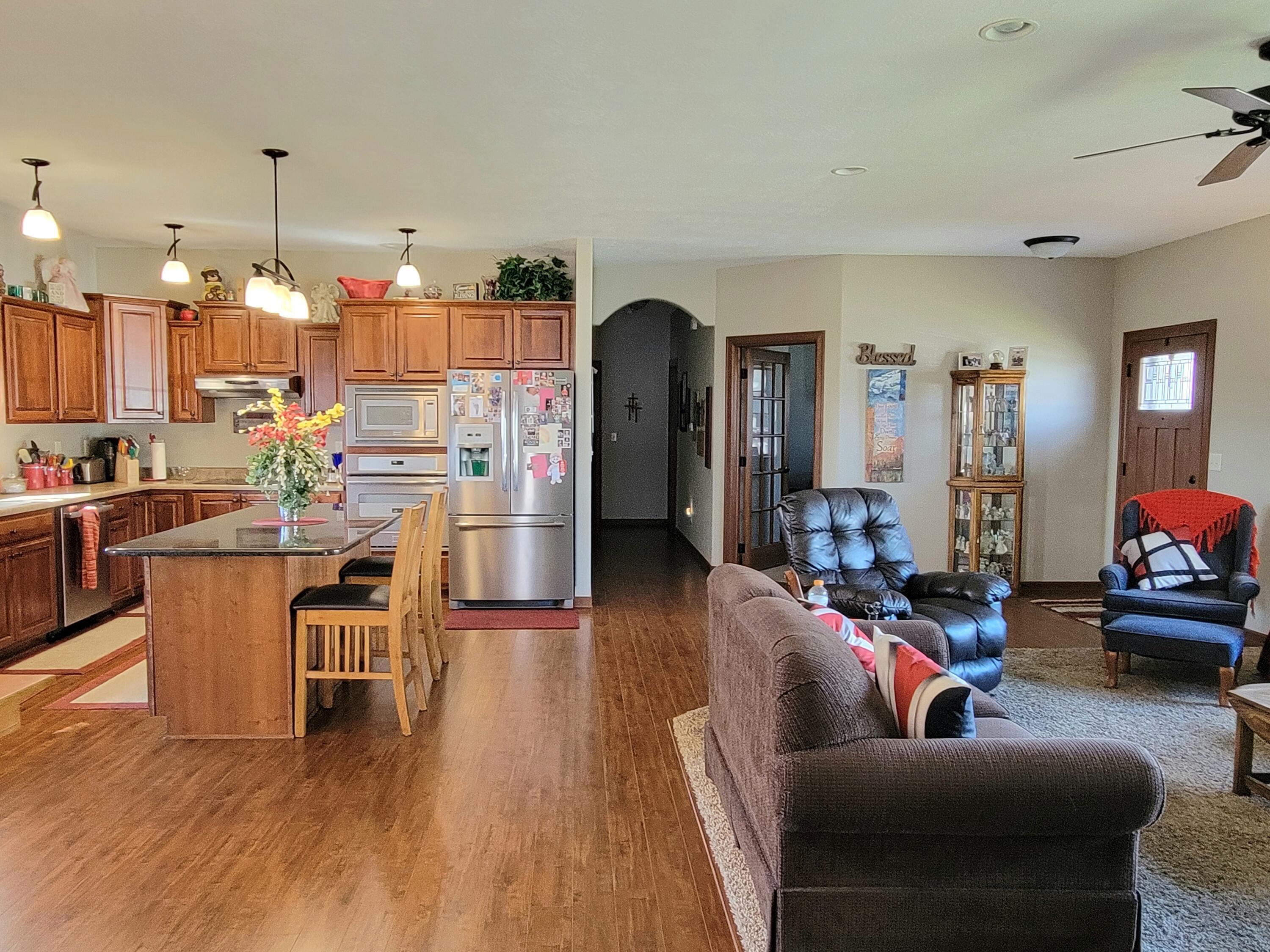 Aberdeen, South Dakota, 57401, United States, 5 Bedrooms Bedrooms, ,4 BathroomsBathrooms,Residential,For Sale,1931834