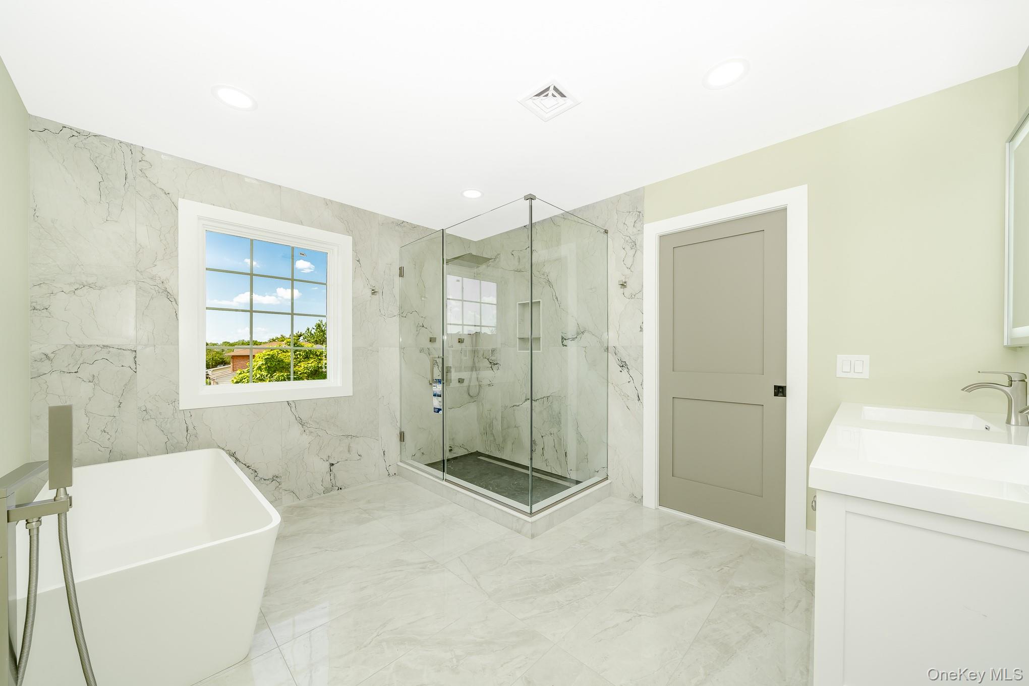 Bellmore, New York, 11710, United States, 5 Bedrooms Bedrooms, ,3 BathroomsBathrooms,Residential,For Sale,1977059