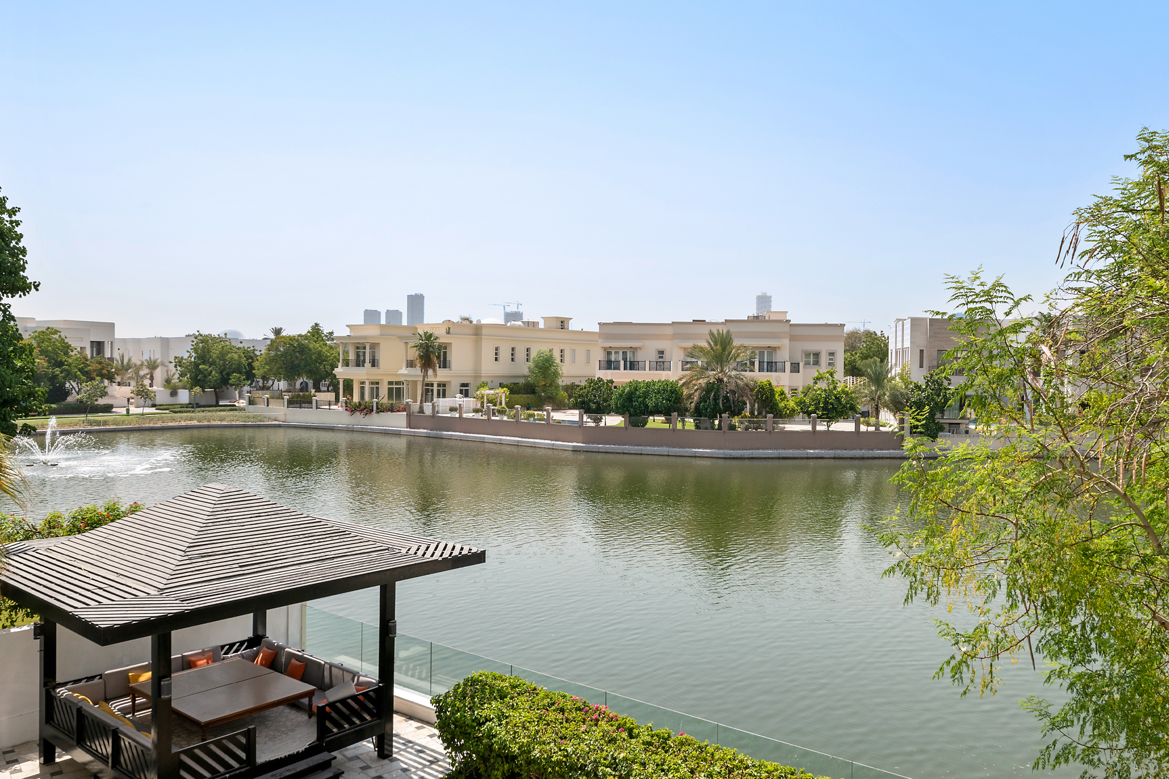  Exceptional Design Opportunity in Emirates Hills - 物件實景