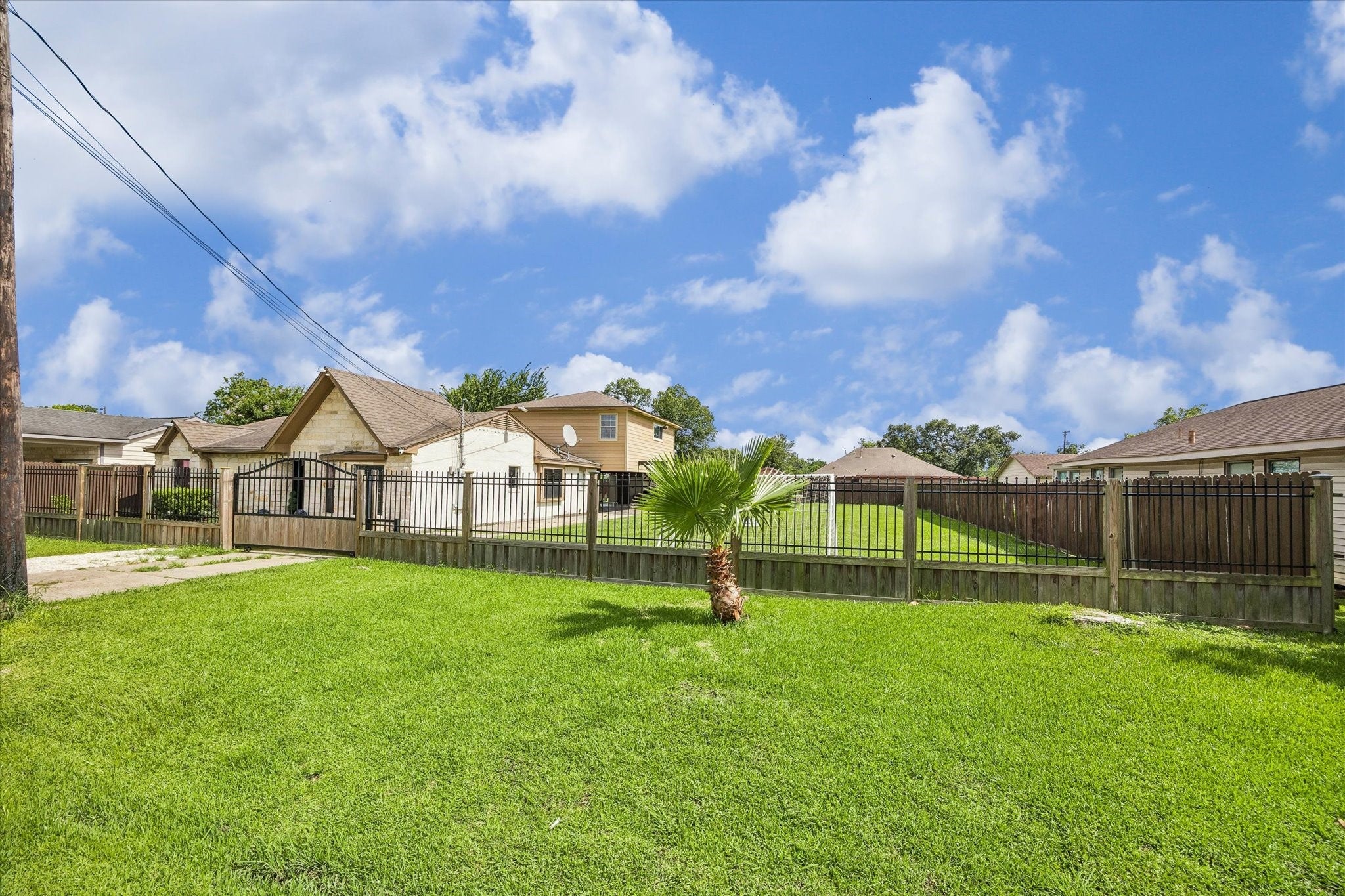 Avenue I , South Houston, TX 77587 #1