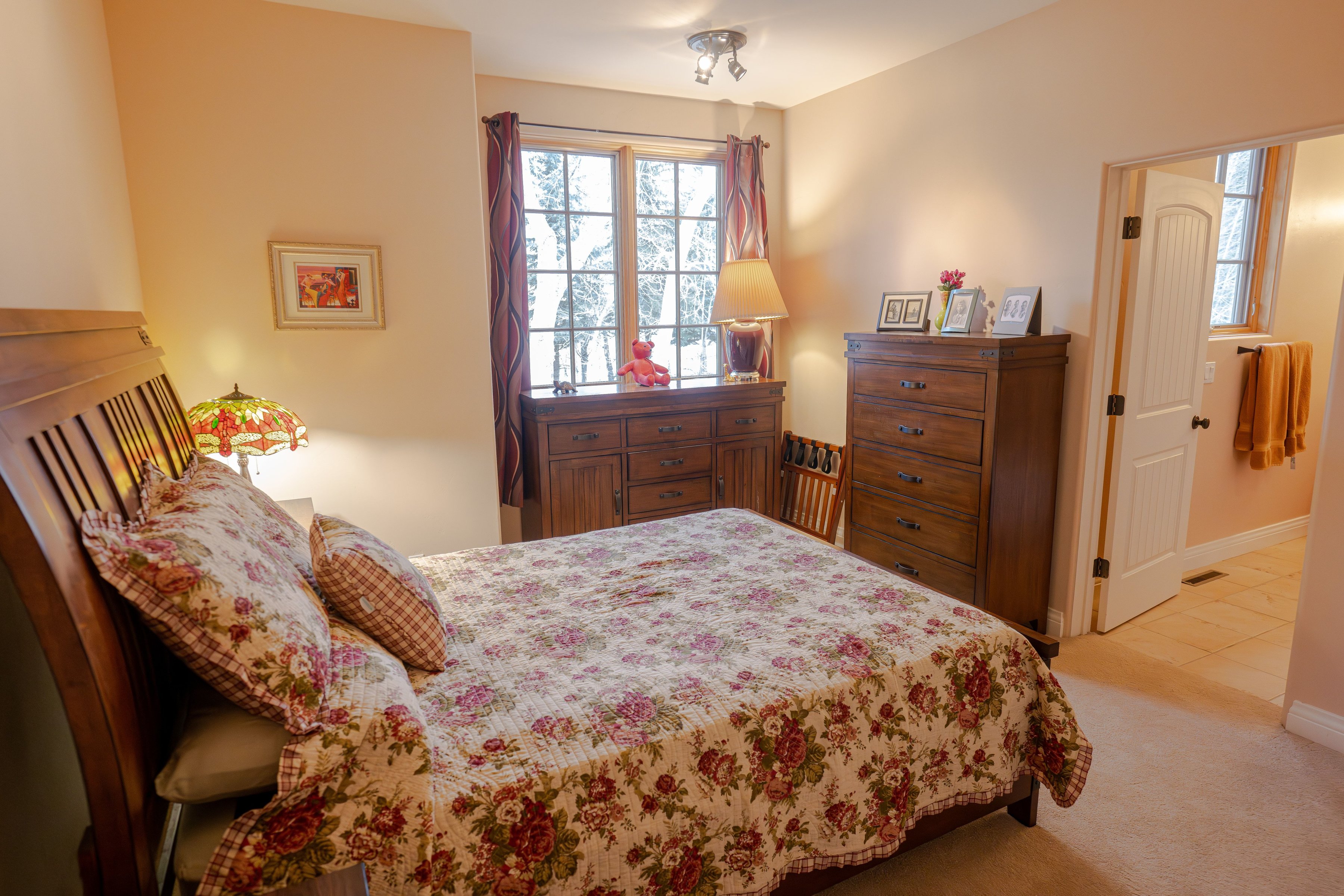  Beautiful Spacious Home, Privacy On 1.29 Acres - 物件實景