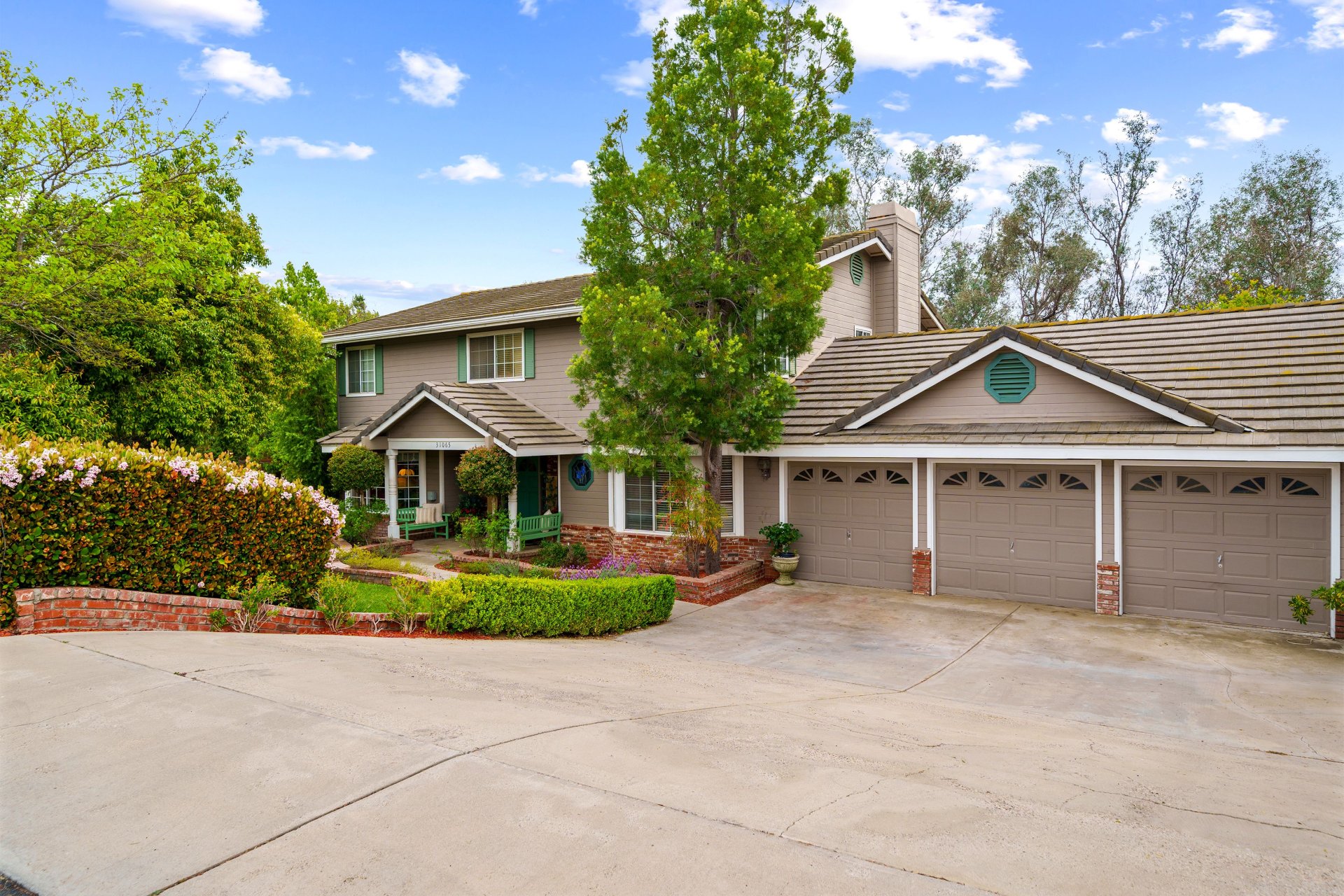 Avenida Del Reposo , Temecula, CA 92591