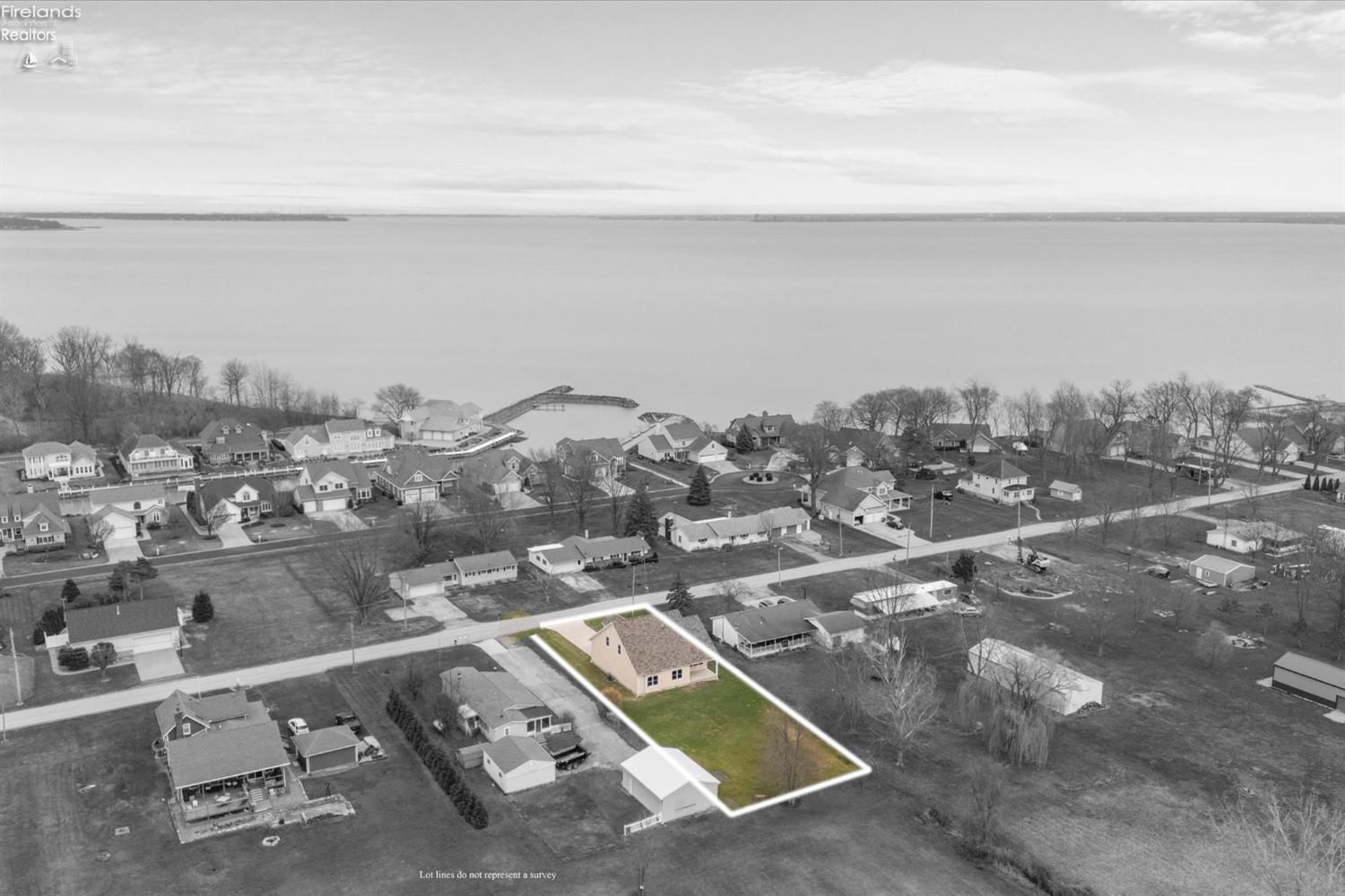 Marblehead, Ohio, 43440, United States, 4 Bedrooms Bedrooms, ,3 BathroomsBathrooms,Residential,For Sale,1921808