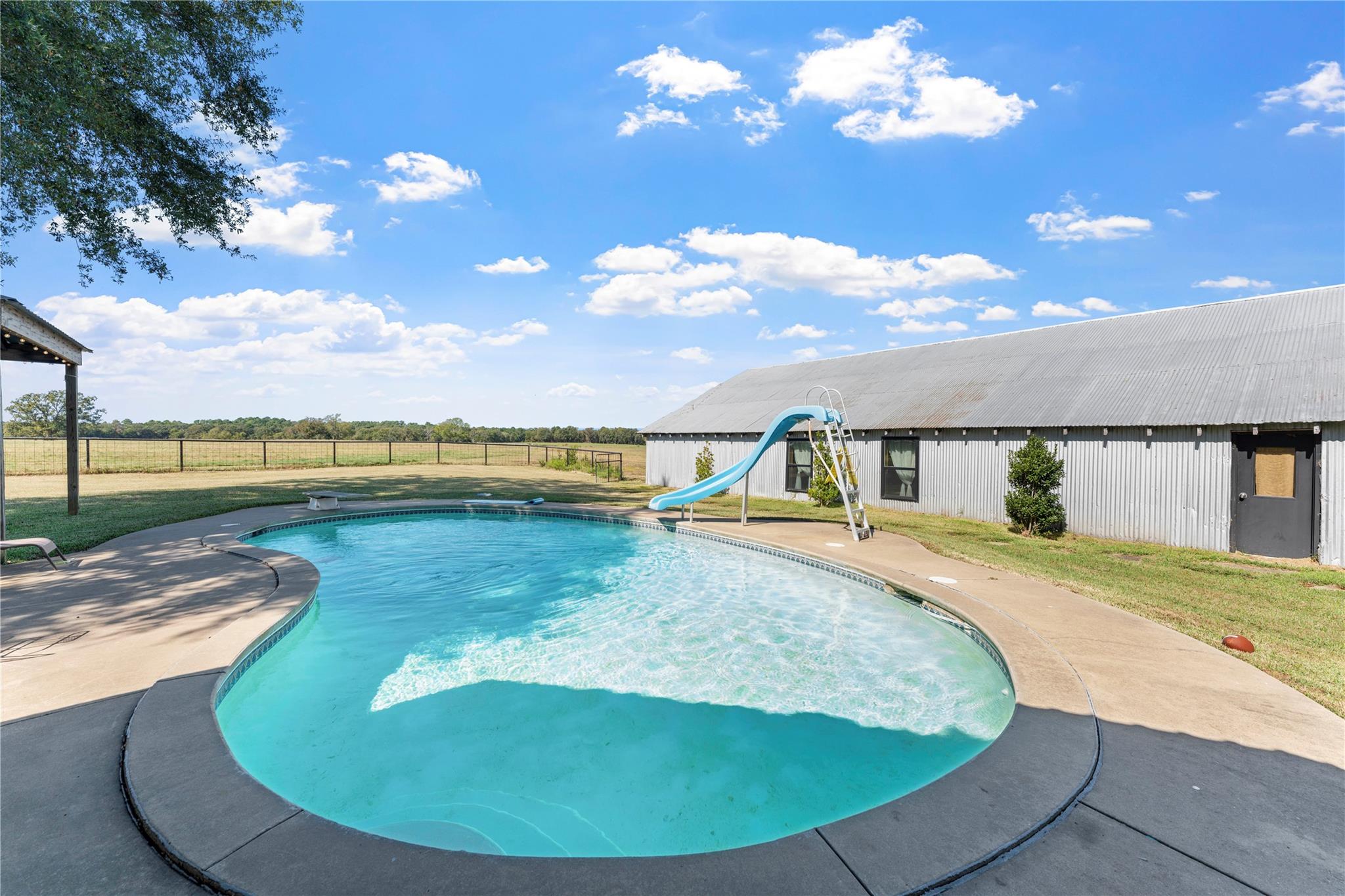 Canton, Texas, 75103, United States, 5 Bedrooms Bedrooms, ,3 BathroomsBathrooms,Residential,For Sale,1976221