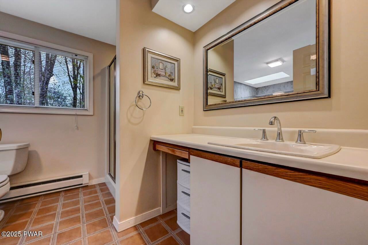 Lords Valley, Pennsylvania, 18428, United States, 5 Bedrooms Bedrooms, ,3 BathroomsBathrooms,Residential,For Sale,1977416