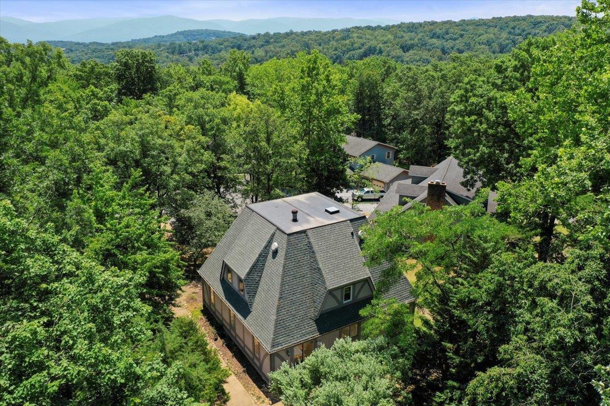 Mcgaheysville, Virginia, 22840, United States, 4 Bedrooms Bedrooms, ,4 BathroomsBathrooms,Residential,For Sale,1877155