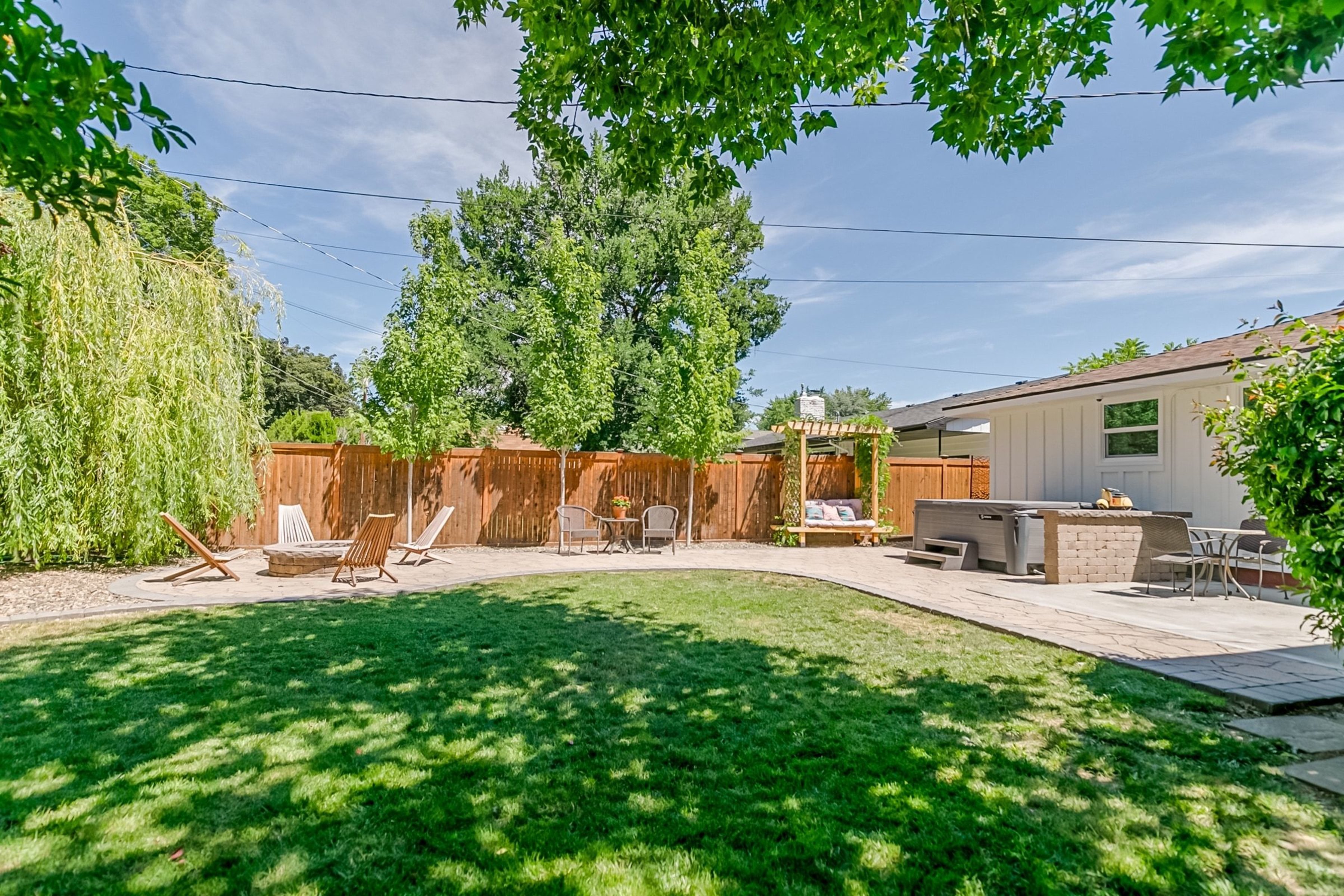  Parklike Yard, 3 Bedroom 1.5 Bath Home - 物件實景