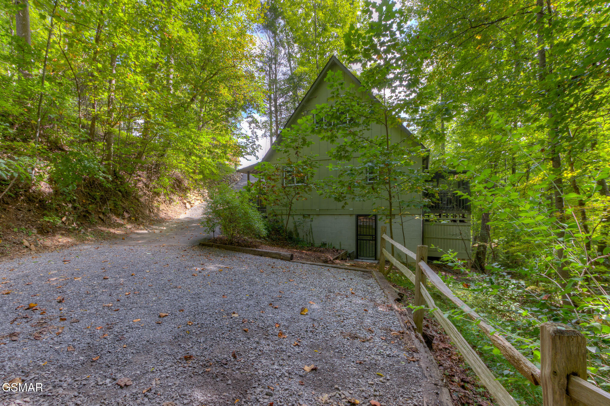 Gatlinburg, Tennessee, 37738, United States, 3 Bedrooms Bedrooms, ,4 BathroomsBathrooms,Residential,For Sale,1979752
