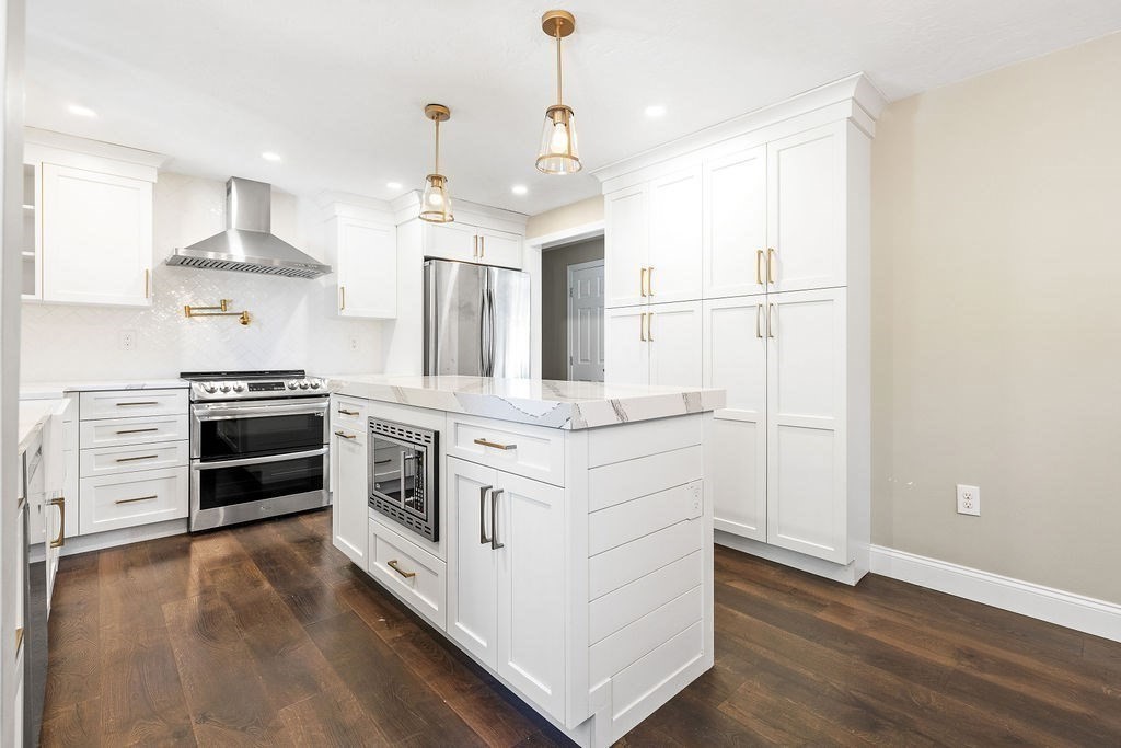 Milford, Massachusetts, 01757, United States, 3 Bedrooms Bedrooms, ,2 BathroomsBathrooms,Residential,For Sale,1987484