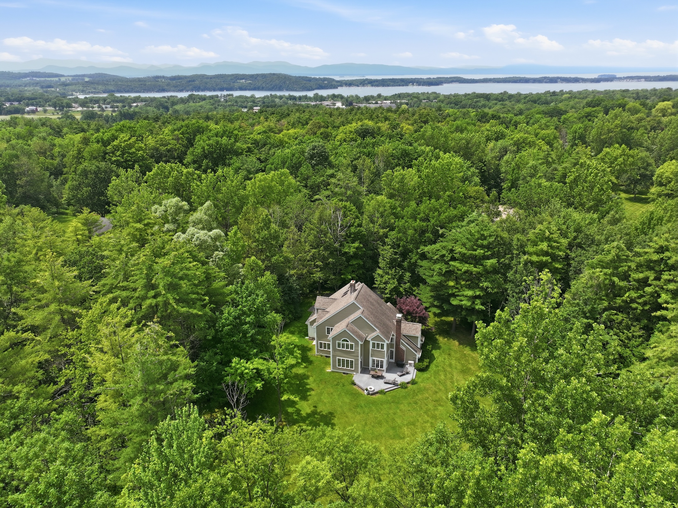  305 Westview Drive - 物件實景
