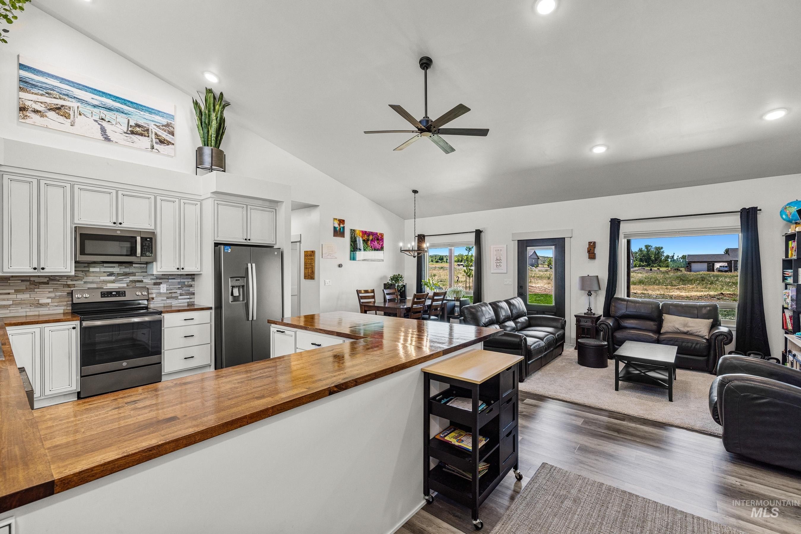 Council, Idaho, 83612, United States, 3 Bedrooms Bedrooms, ,2 BathroomsBathrooms,Residential,For Sale,1936847