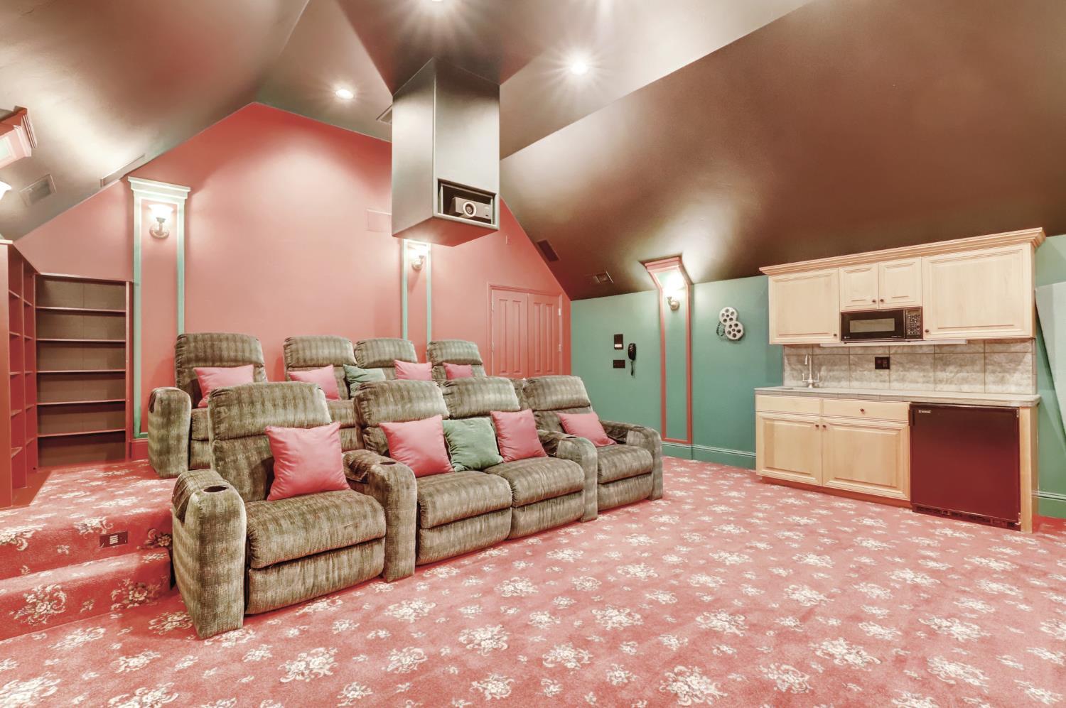 Nevada City, California, 95959, United States, 4 Bedrooms Bedrooms, ,6 BathroomsBathrooms,Residential,For Sale,2009242