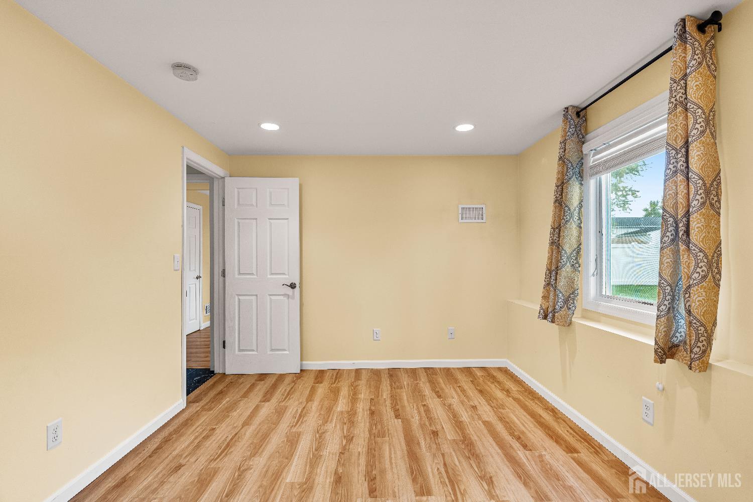 Old Bridge, New Jersey, 08857, United States, 4 Bedrooms Bedrooms, ,2 BathroomsBathrooms,Residential,For Sale,1983937