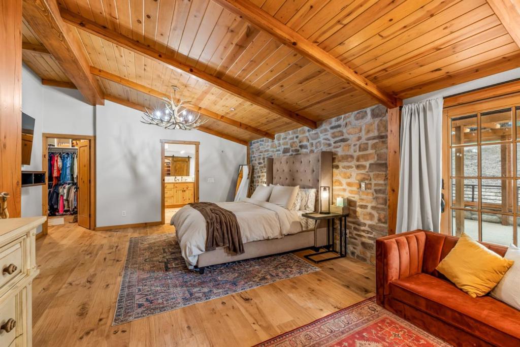 Salinas, California, 93907, United States, 3 Bedrooms Bedrooms, ,4 BathroomsBathrooms,Residential,For Sale,1974769