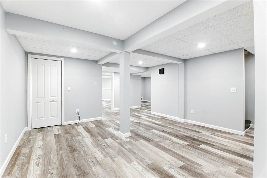 Southwick, Massachusetts, 01077, United States, 4 Bedrooms Bedrooms, ,4 BathroomsBathrooms,Residential,For Sale,1941042