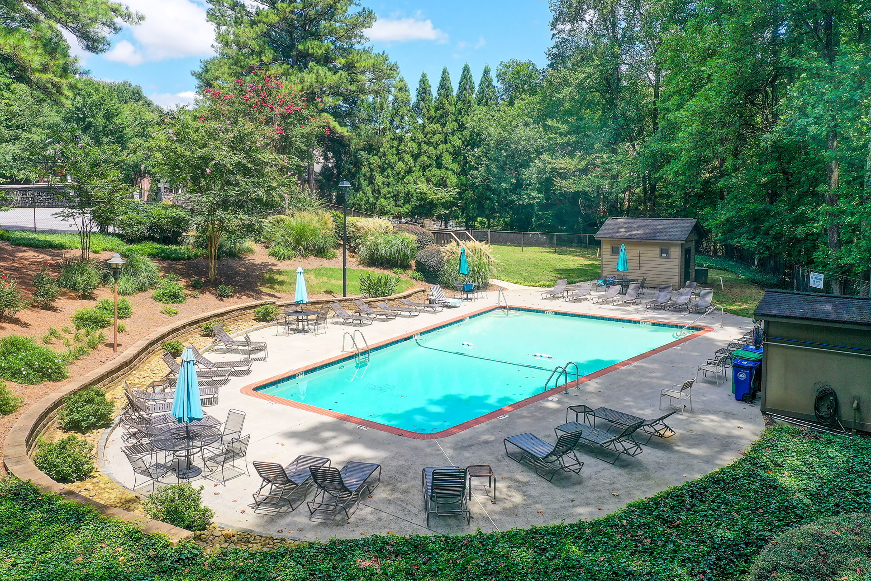  Lovingly Maintained and Thoughtfully Updated Residence - 物件實景