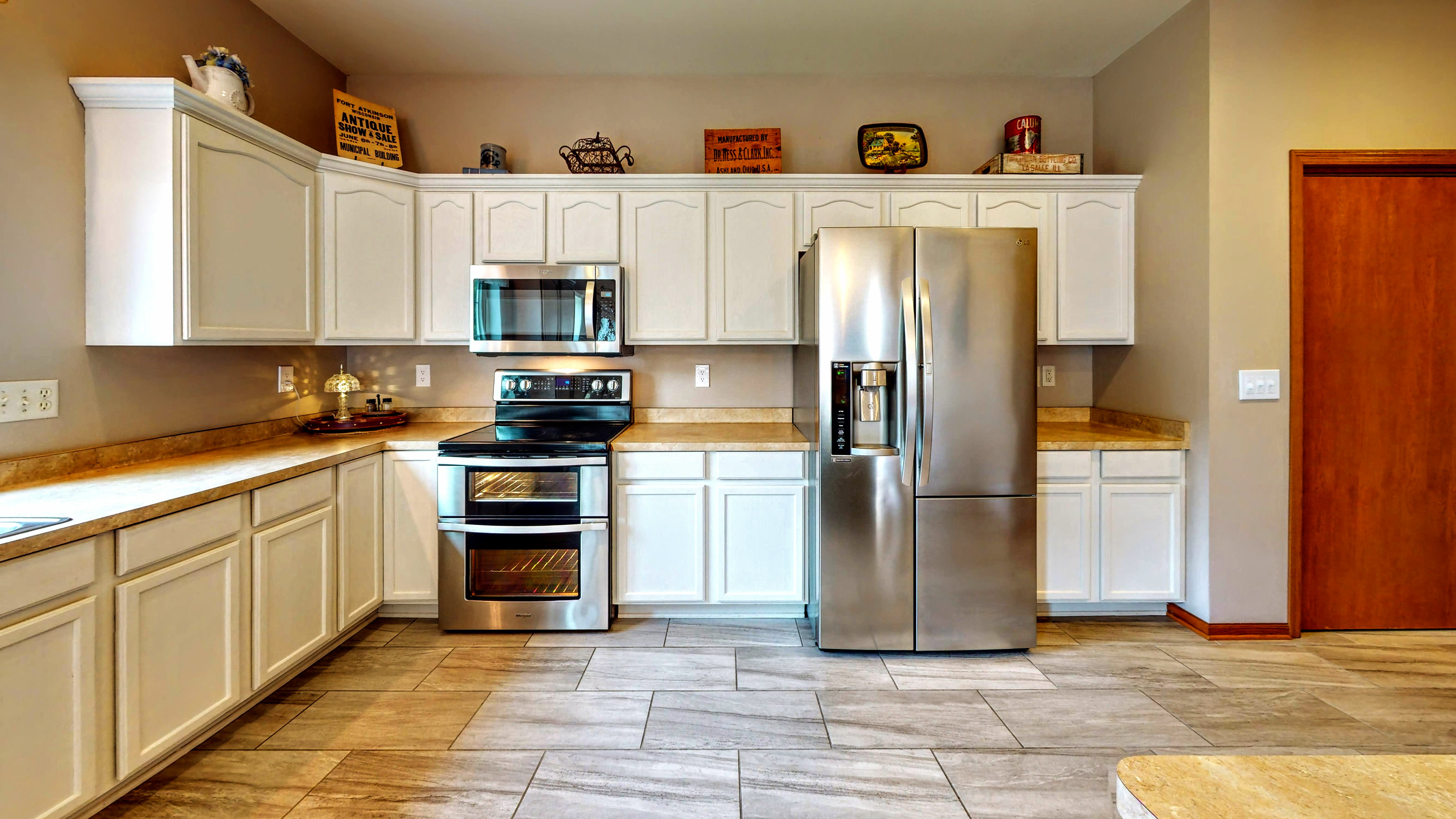 Koshkonong, Wisconsin, 53538, United States, 4 Bedrooms Bedrooms, ,4 BathroomsBathrooms,Residential,For Sale,1982148