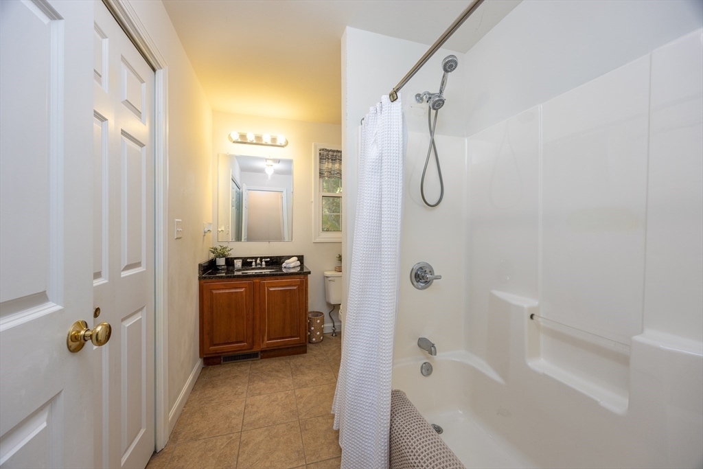 Billerica, Massachusetts, 01862, United States, 3 Bedrooms Bedrooms, ,3 BathroomsBathrooms,Residential,For Sale,1974390