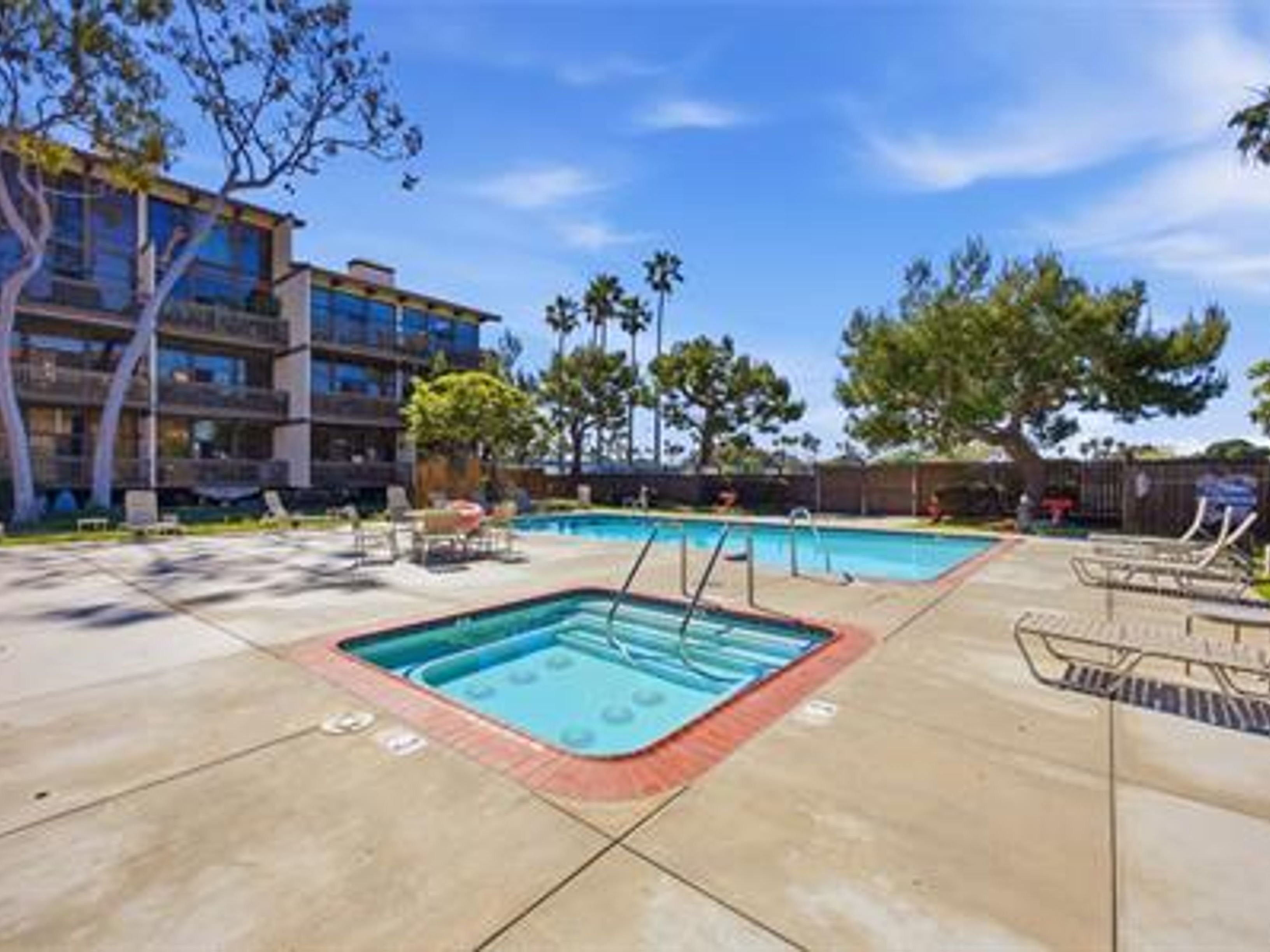  7202 Marina Pacifica Drive South, Long Beach, CA 90803 - 物件實景