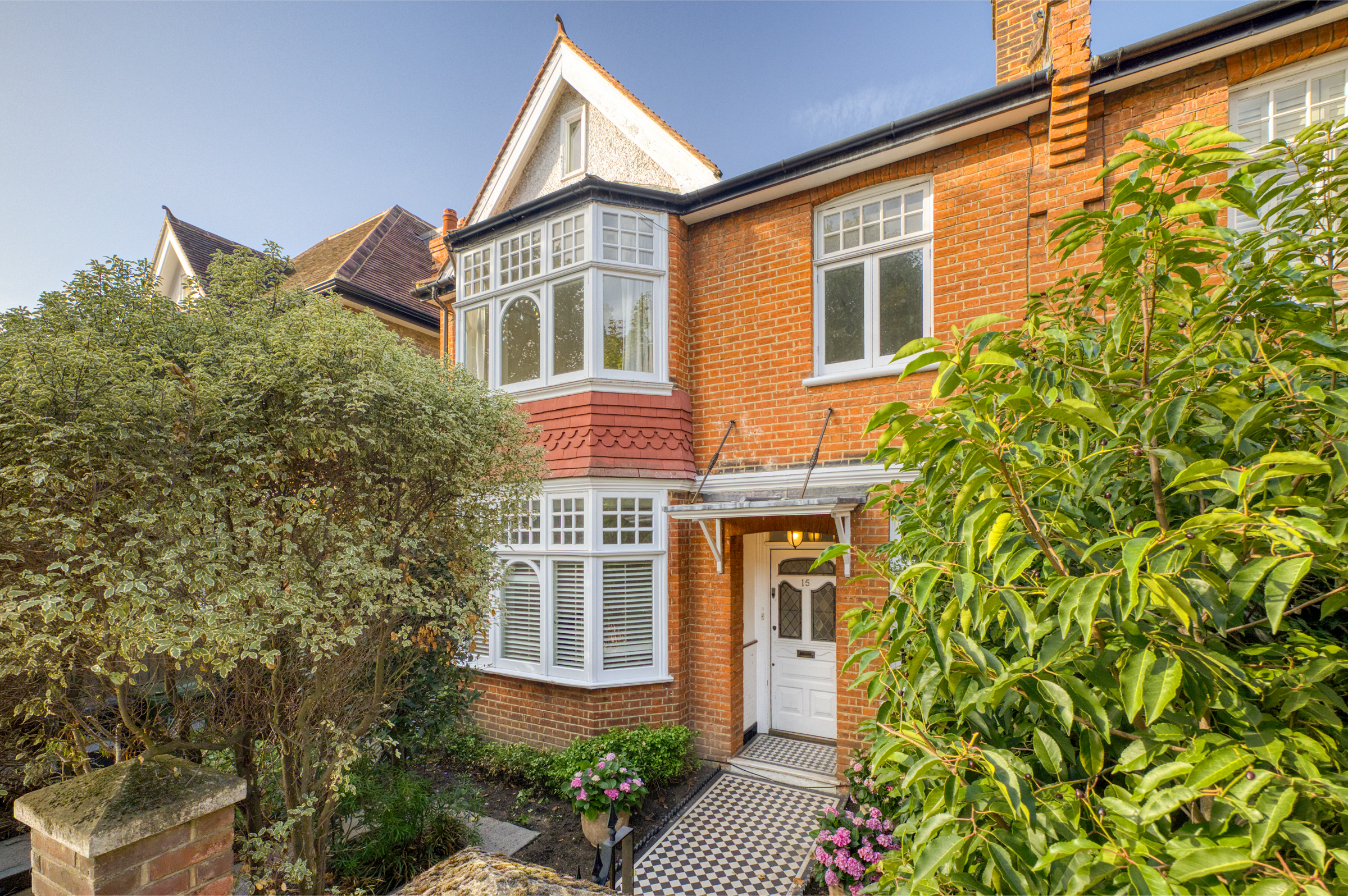  An Edwardian Family House with a West-Facing Garden on Hartswood Road - 物件實景