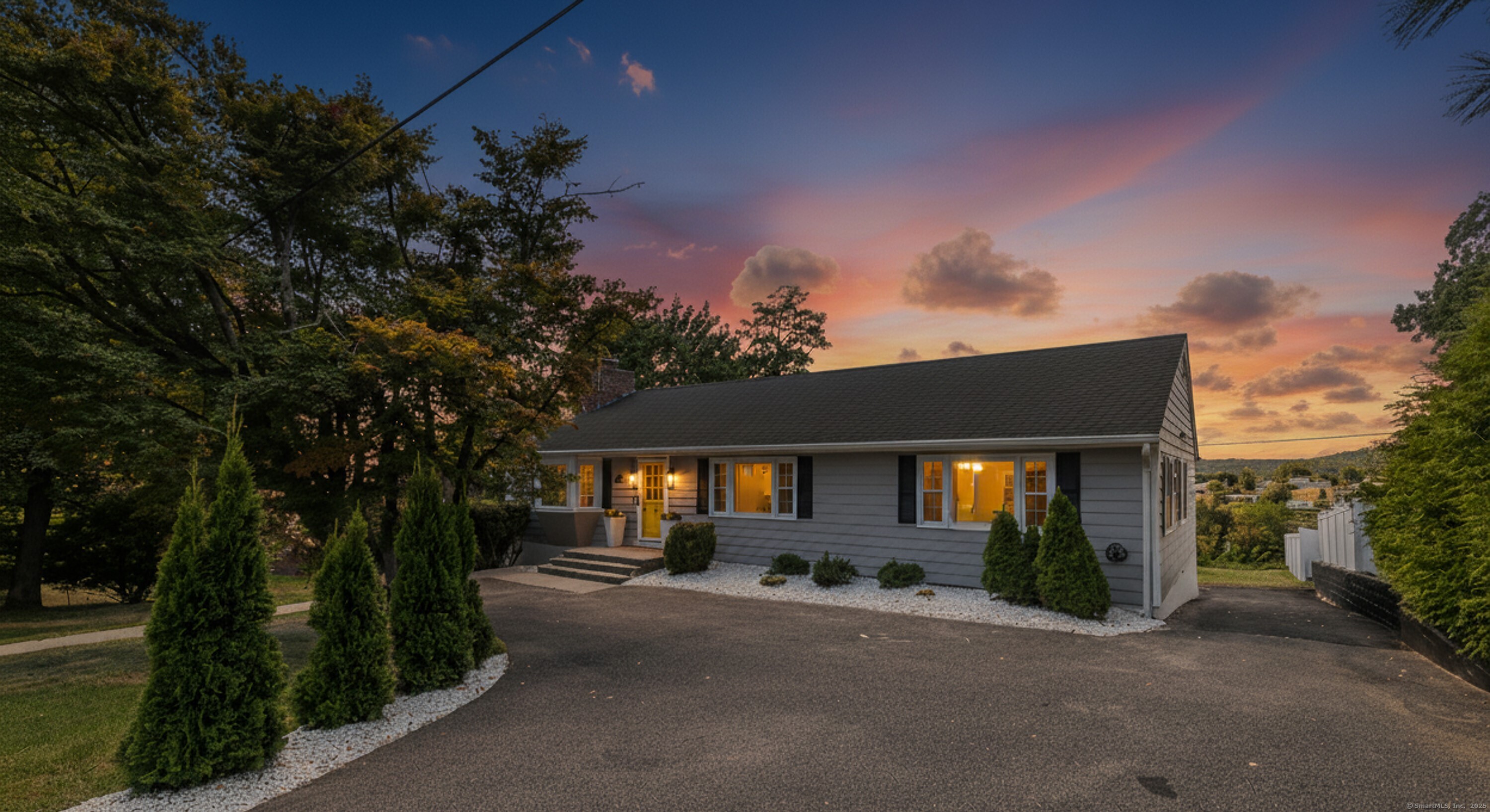Brookfield, Connecticut, 06804, United States, 3 Bedrooms Bedrooms, ,4 BathroomsBathrooms,Residential,For Sale,1940398