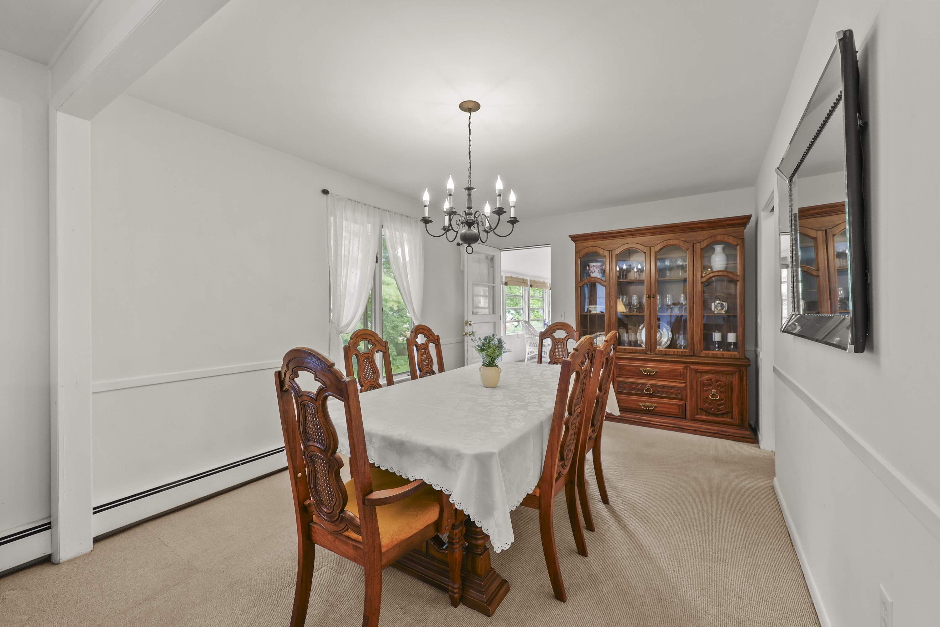  Immaculate 4 Bed Ranch with 3-Season Porch near Lake Onota - 物件實景