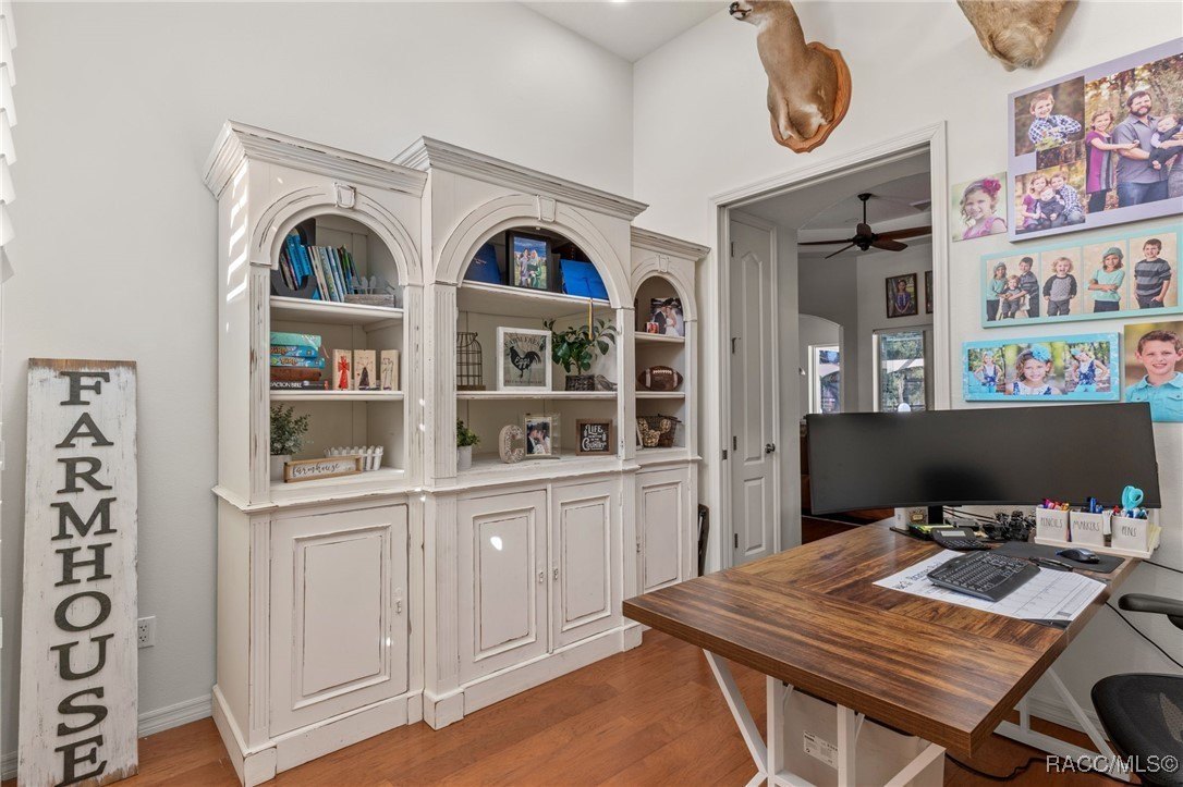 Crystal River, Florida, 34428, United States, 4 Bedrooms Bedrooms, ,4 BathroomsBathrooms,Residential,For Sale,1983688