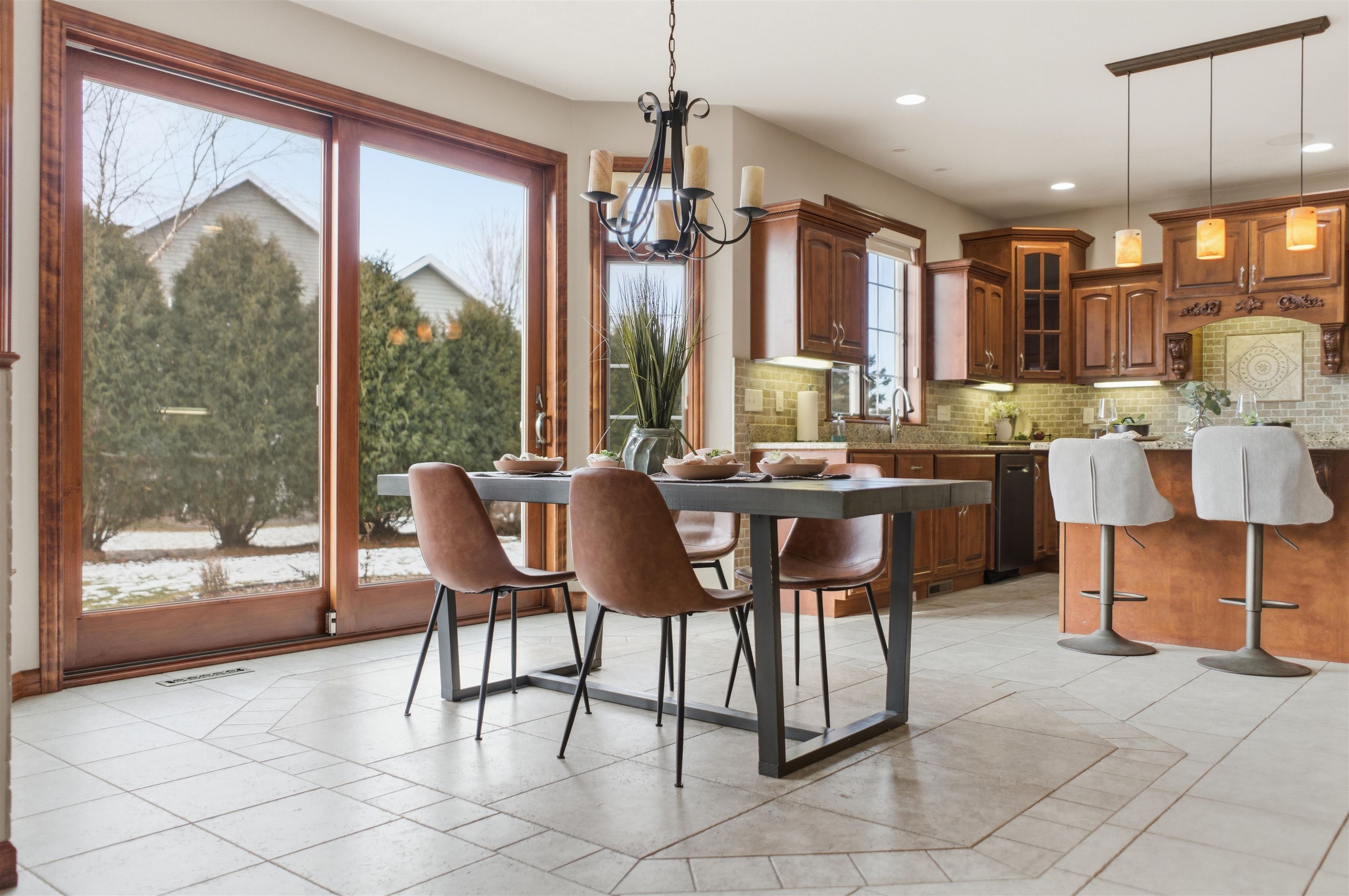 Oshkosh, Wisconsin, 54904, United States, 4 Bedrooms Bedrooms, ,4 BathroomsBathrooms,Residential,For Sale,2009649