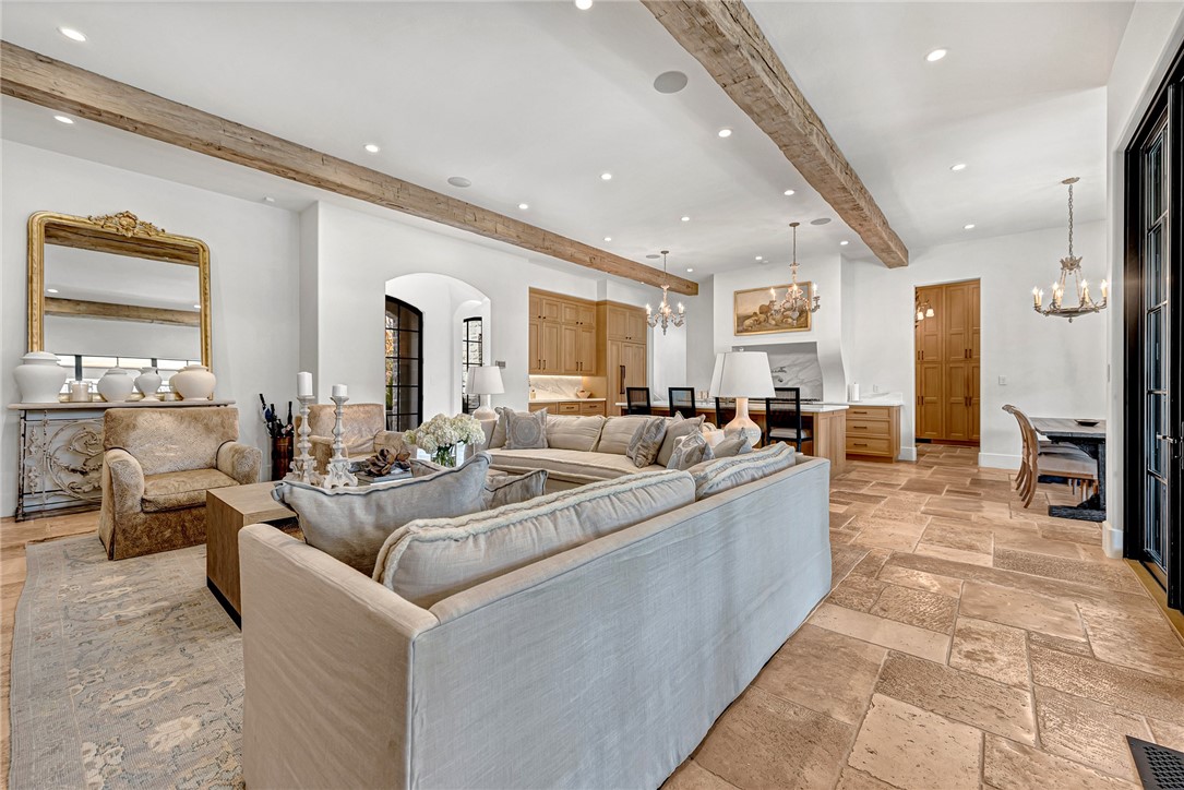 Fayetteville, Arkansas, 72704, United States, 4 Bedrooms Bedrooms, ,5 BathroomsBathrooms,Residential,For Sale,1993299