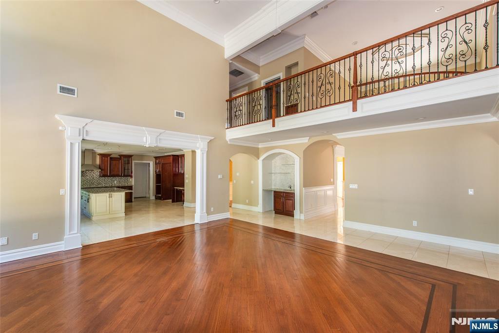 Paramus, New Jersey, 07652, United States, 6 Bedrooms Bedrooms, ,6 BathroomsBathrooms,Residential,For Sale,1947985