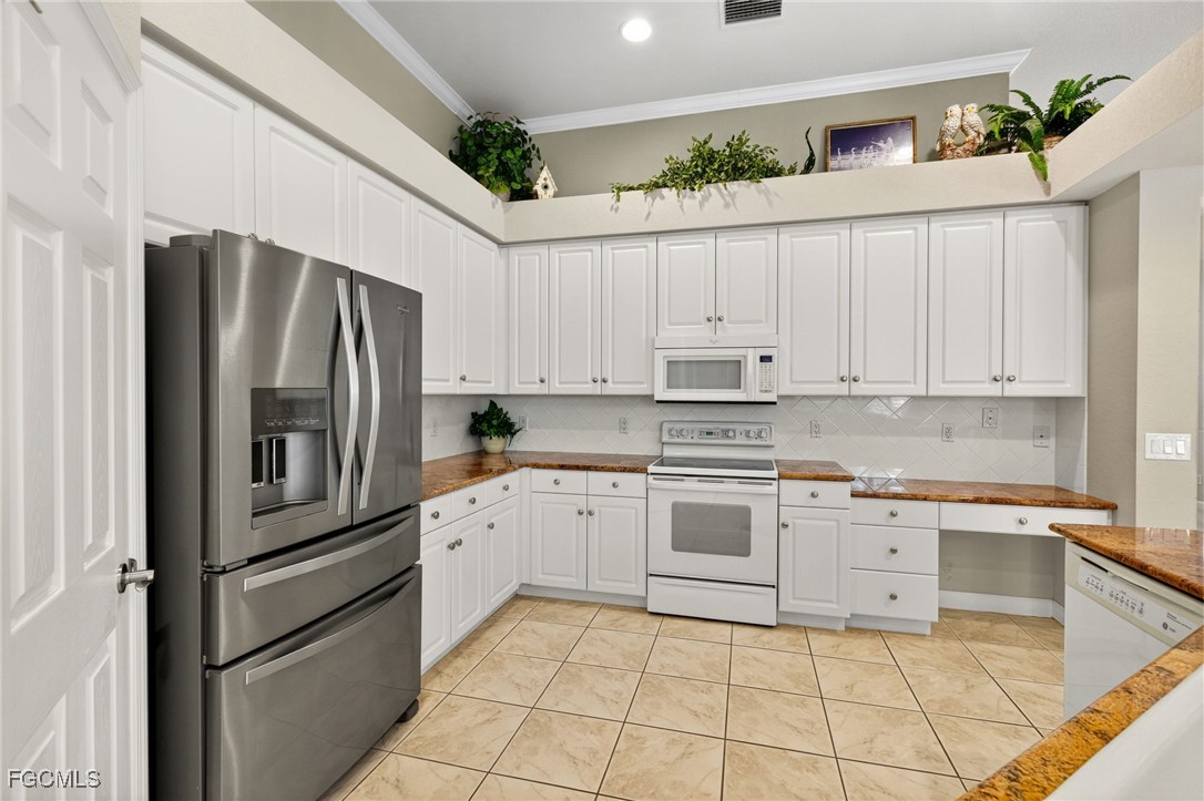 Fort Myers, Florida, 33907, United States, 3 Bedrooms Bedrooms, ,3 BathroomsBathrooms,Residential,For Sale,1985643