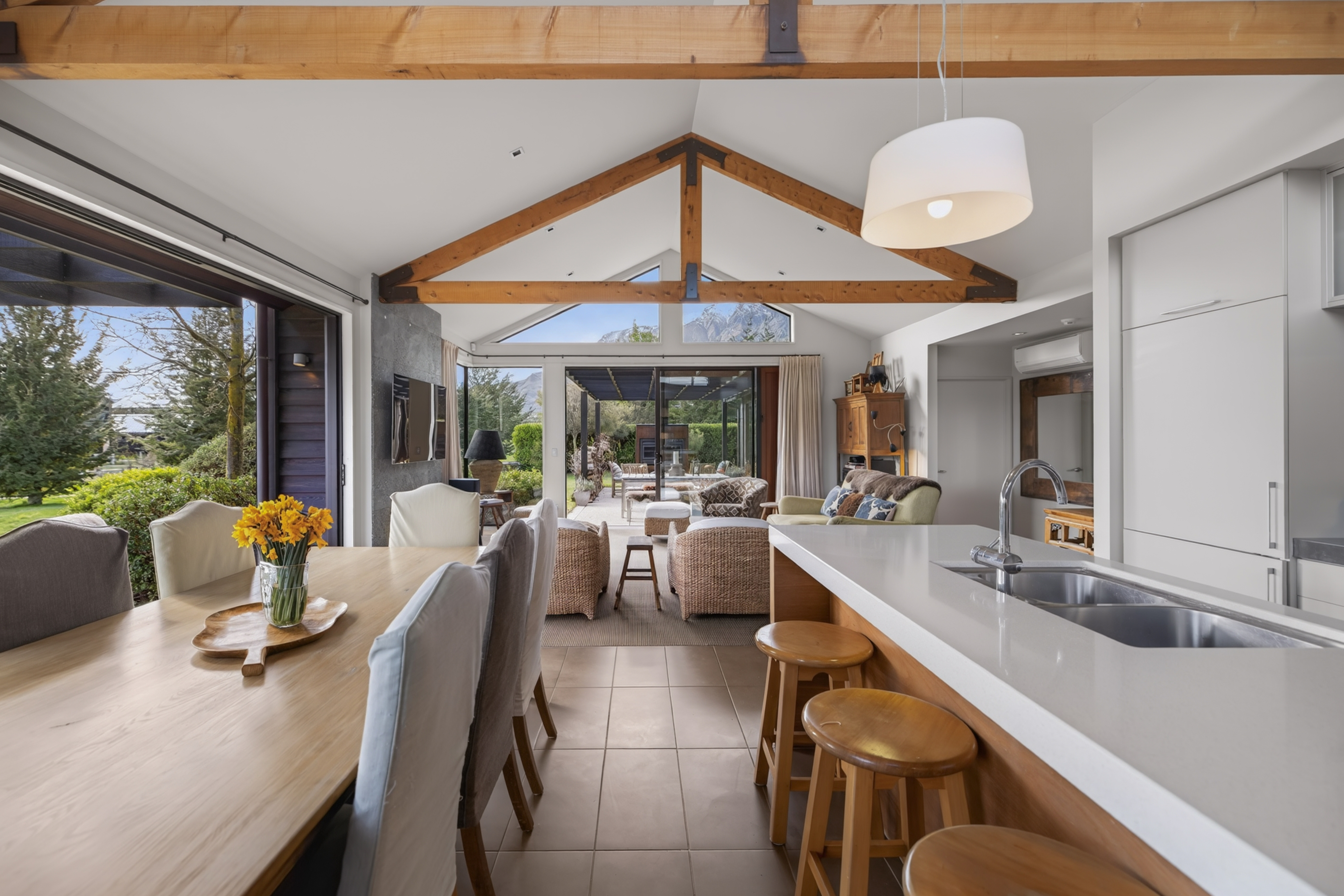  Sun, Space and Reserve Front Outdoor Living - 物件實景