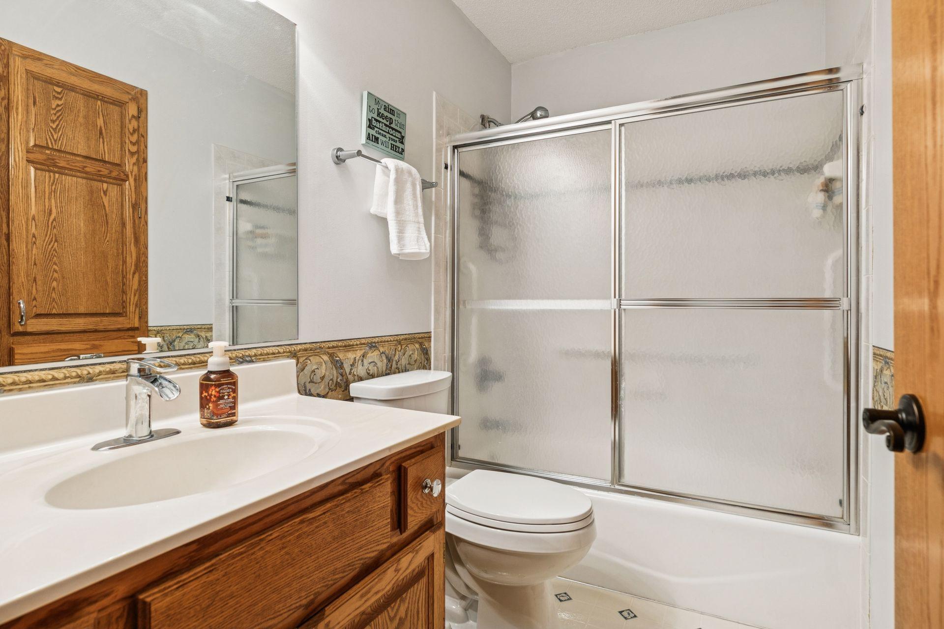 Woodbury, Minnesota, 55129, United States, 5 Bedrooms Bedrooms, ,3 BathroomsBathrooms,Residential,For Sale,1998443