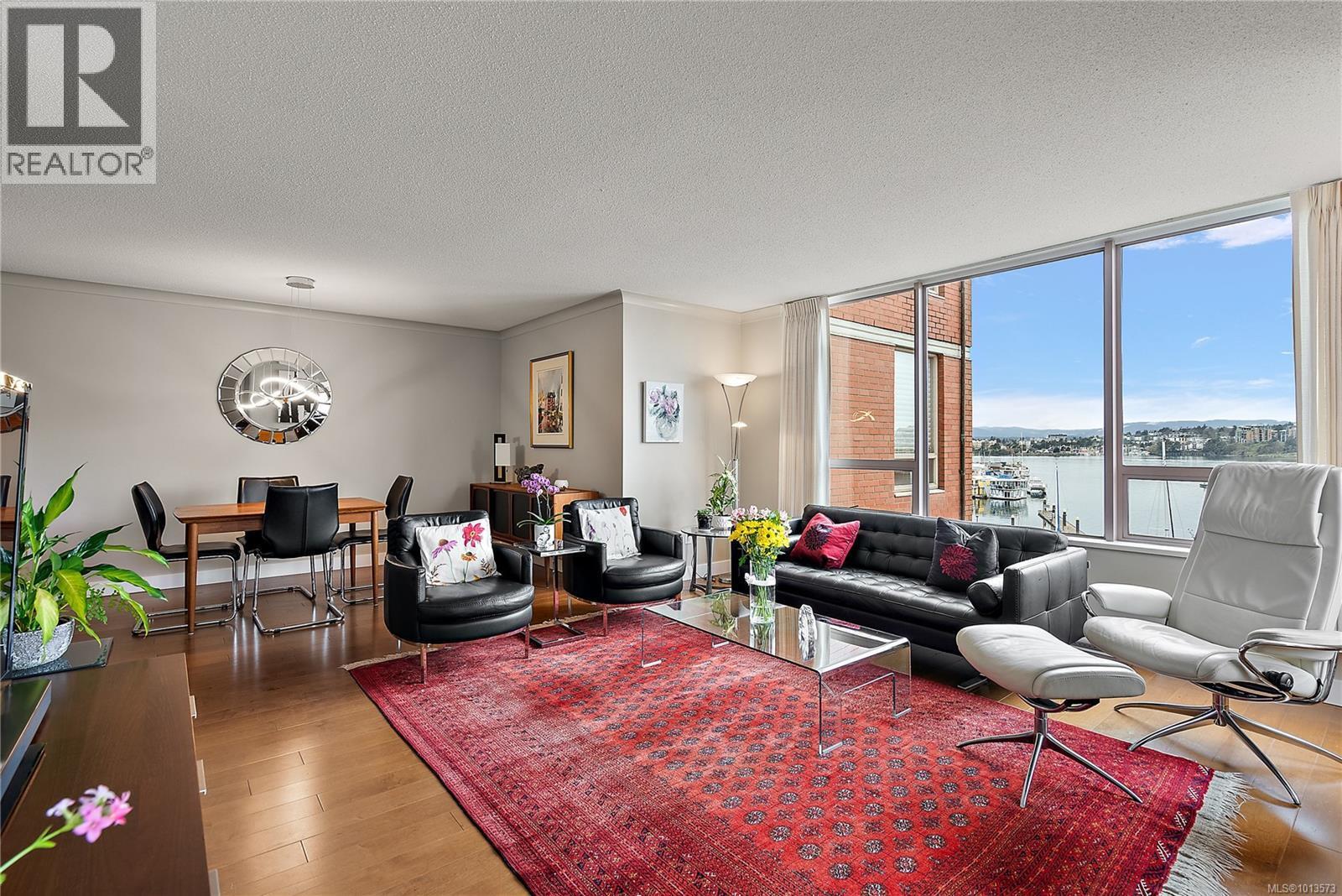 VICTORIA, British Columbia, V8V 4Y1, CA, 2 Bedrooms Bedrooms, ,2 BathroomsBathrooms,Residential,For Sale,1951175