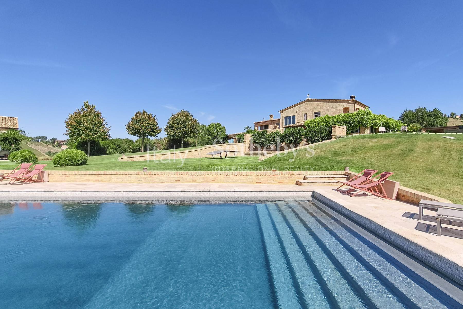  Country estate with vineyards and pool in Le Marche - 物件實景