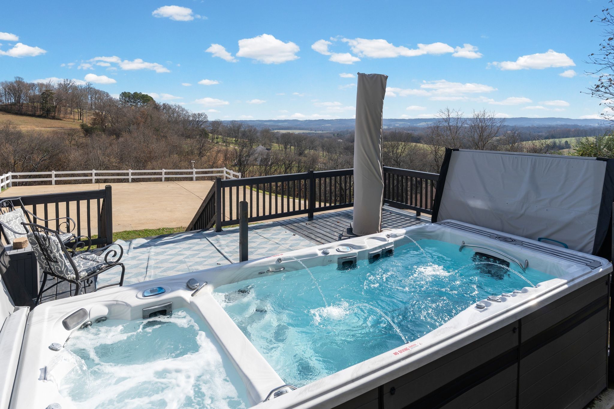 Lewisburg, Tennessee, 37091, United States, 4 Bedrooms Bedrooms, ,3 BathroomsBathrooms,Residential,For Sale,1999662