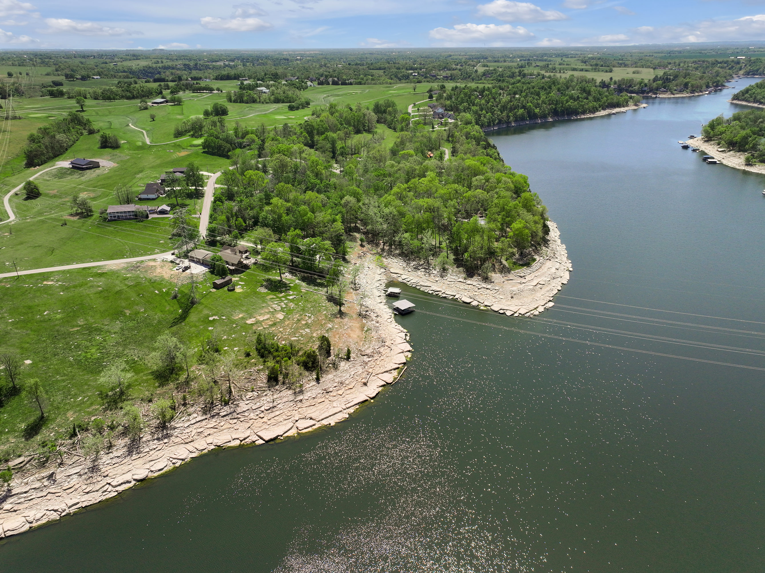  186 Hunter Drive - 物件實景