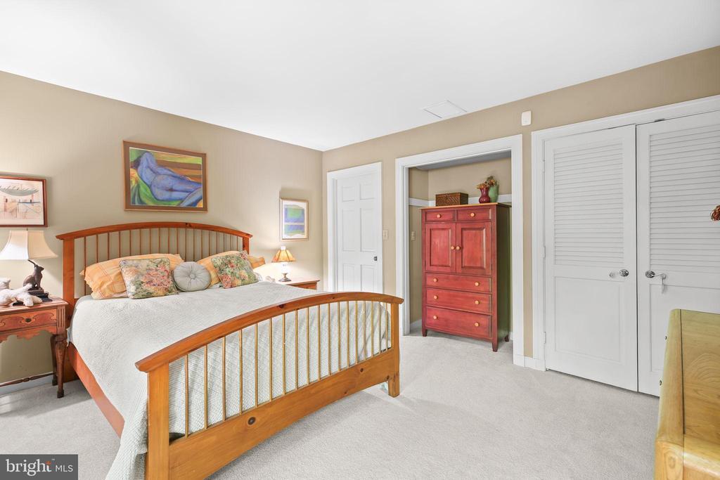 Fredericksburg, Virginia, 22401, United States, 4 Bedrooms Bedrooms, ,4 BathroomsBathrooms,Residential,For Sale,1917232