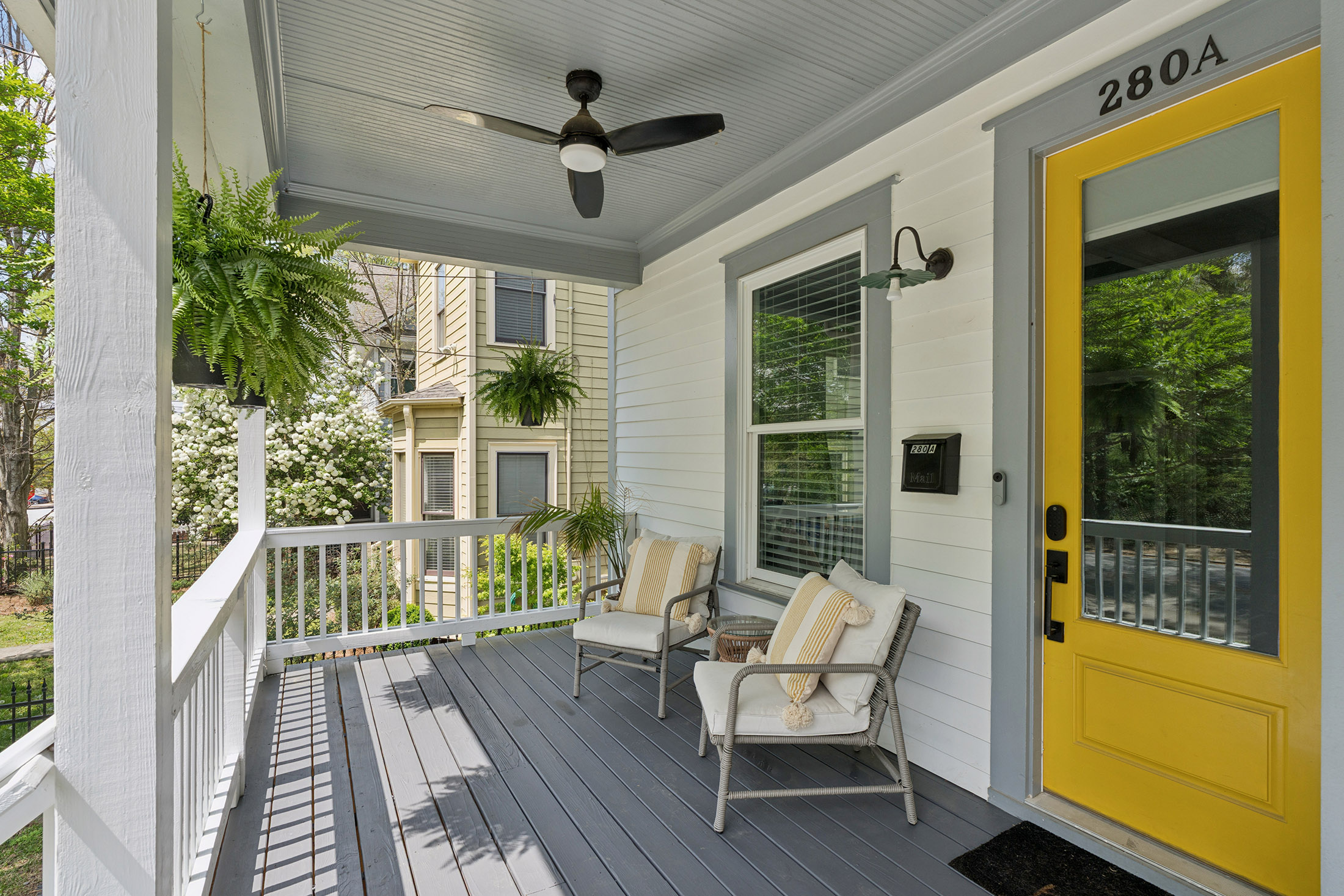  beautifully designed craftsman-style townhome near grant  park - 物件實景