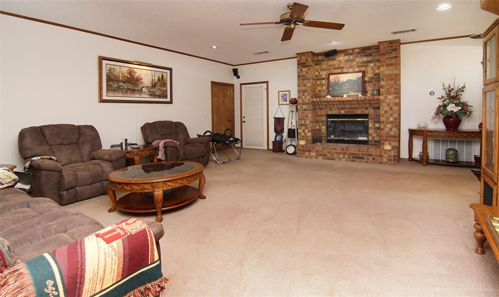 Weatherford, Texas, 76087, United States, 3 Bedrooms Bedrooms, ,2 BathroomsBathrooms,Residential,For Sale,1943652