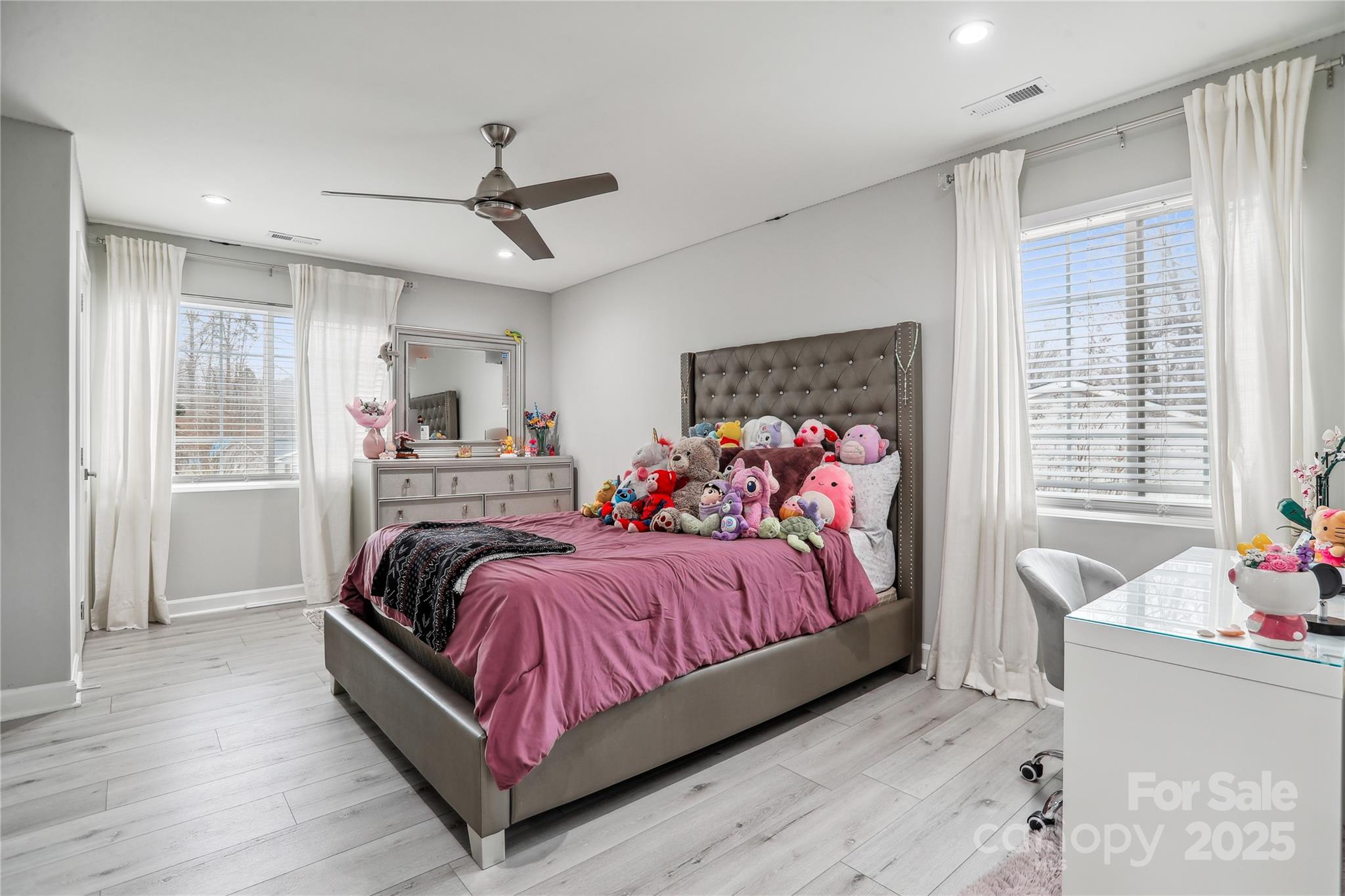 Charlotte, North Carolina, 28227, United States, 5 Bedrooms Bedrooms, ,4 BathroomsBathrooms,Residential,For Sale,1941772