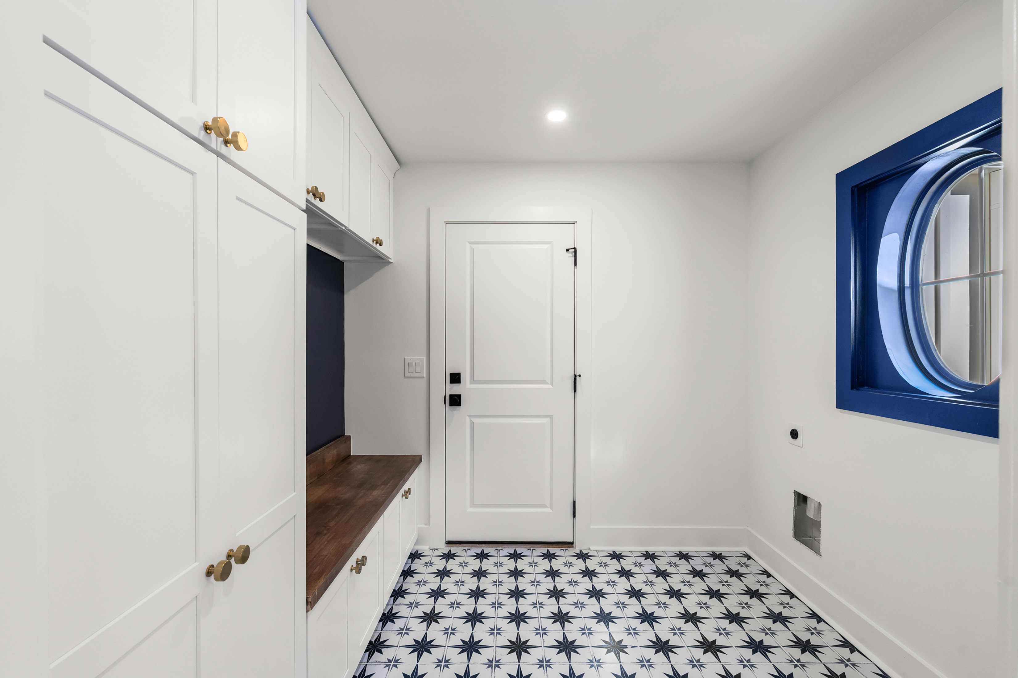  Completely Renovated 1950s Cottage in the Heart of Smyrna