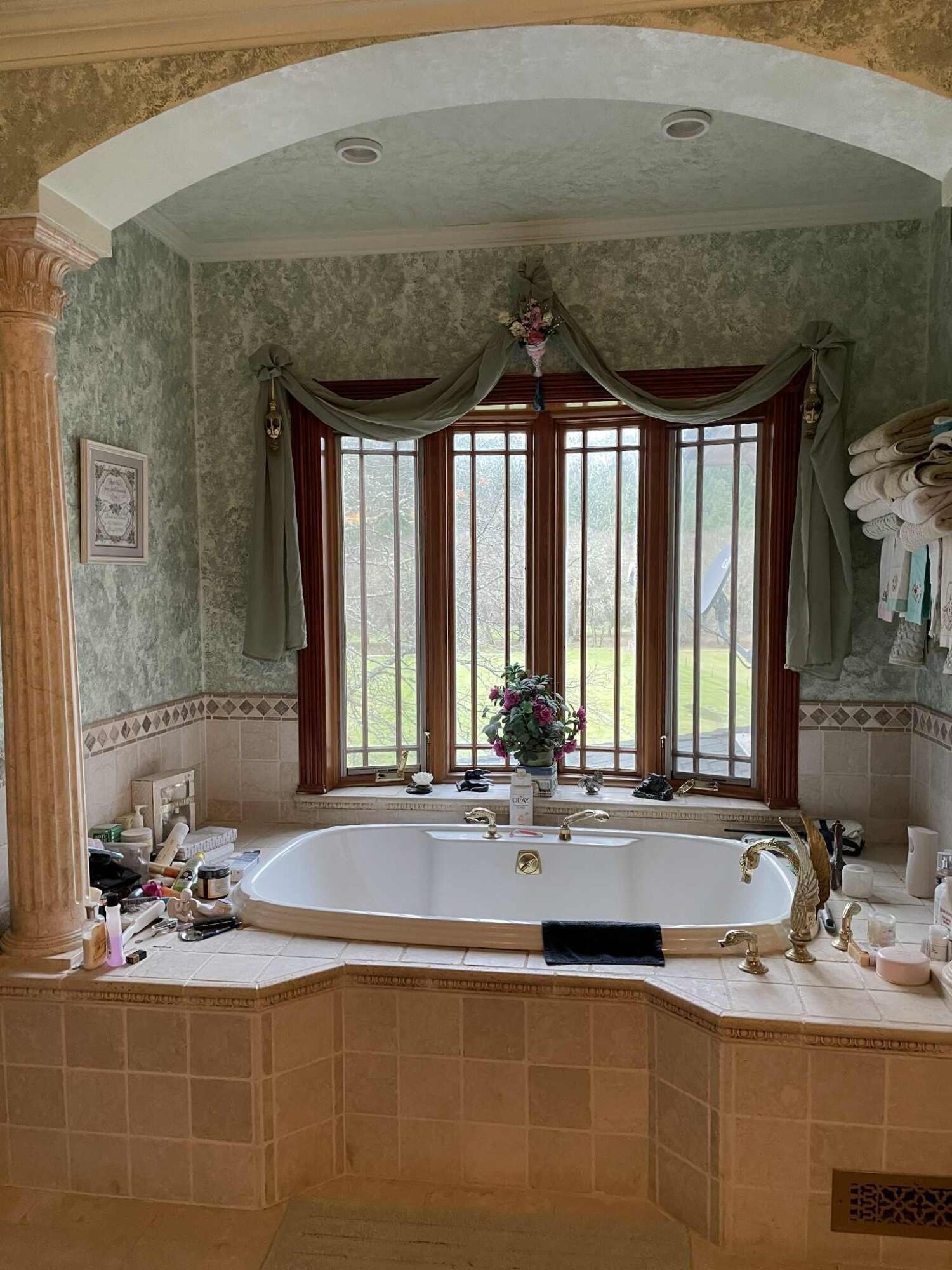 Selma, Oregon, 97538, United States, 4 Bedrooms Bedrooms, ,4 BathroomsBathrooms,Residential,For Sale,1981987